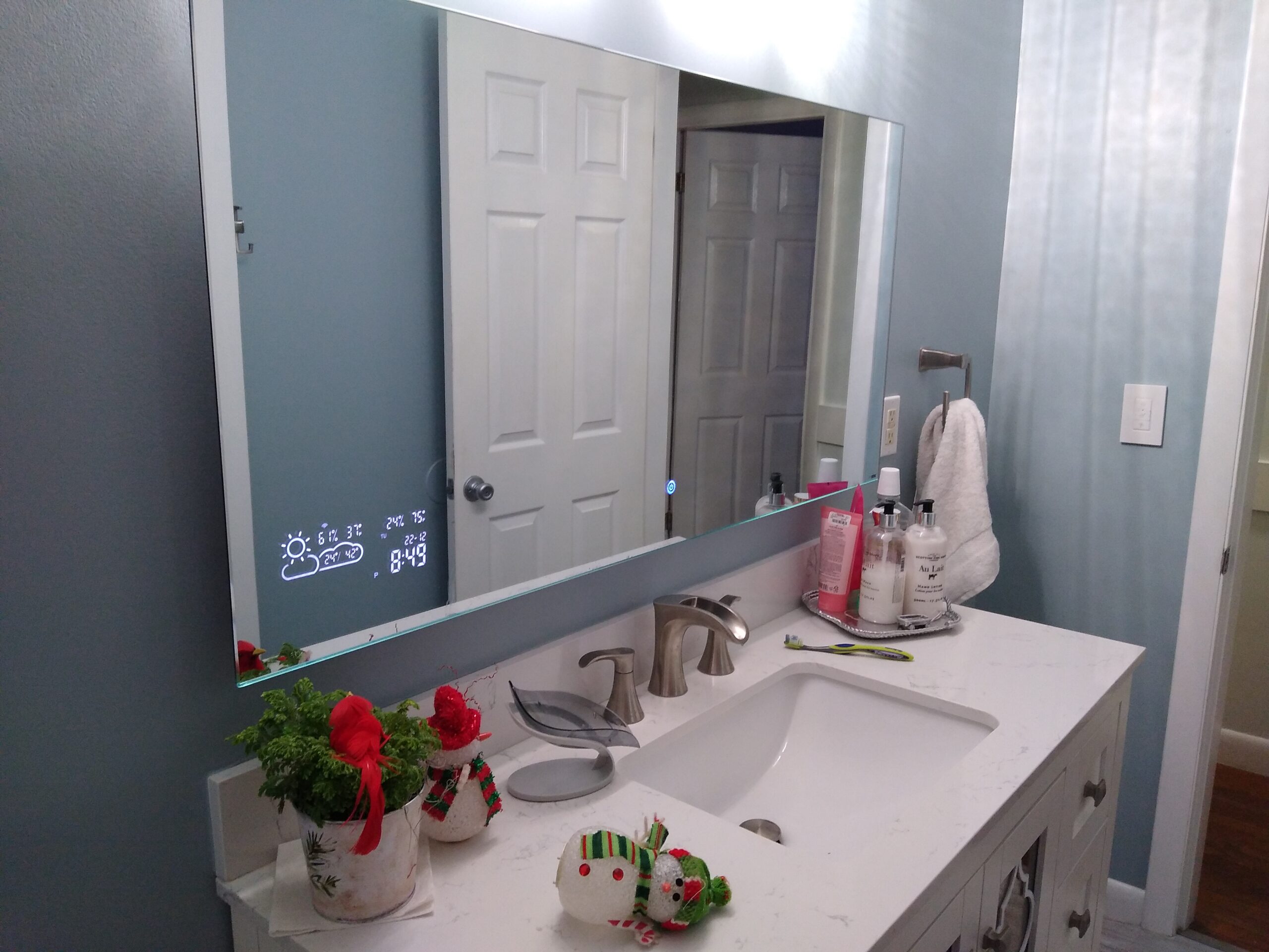 BYECOLD Smart Bathroom Mirror with Bluetooth Wi-Fi Enabled Weather Display, 32