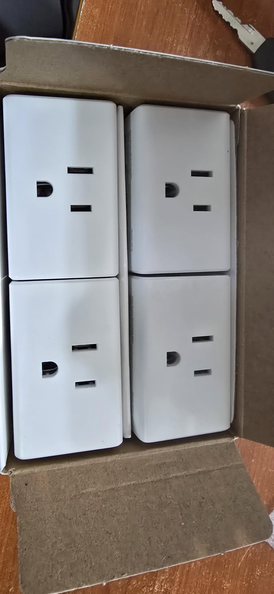 Kasa Smart Plug Mini 15A, Smart Home Wi-Fi Outlet Works with Alexa, Google Home & IFTTT, No Hub Required, UL Certified, 2.4G WiFi Only, 4-Pack(EP10P4), White Customer Review Kasa Smart Plug Mini 15A, Smart Home Wi-Fi Outlet Works with Alexa, Google Home & IFTTT, No Hub Required, UL Certified, 2.4G WiFi Only, 4-Pack(EP10P4), White - Customer Photo 2