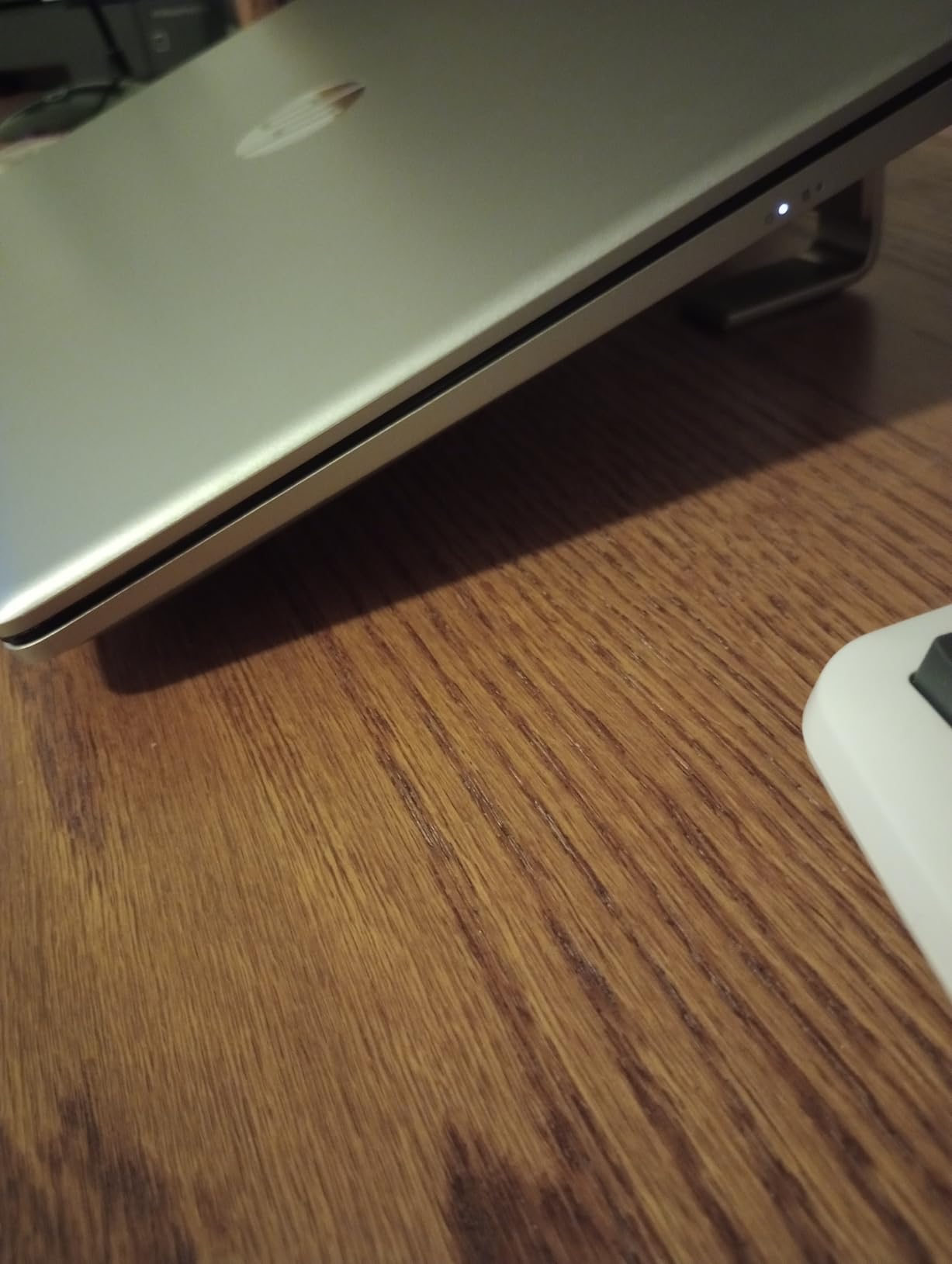 Laptop Stand for Desk, Ergonomic Aluminum Laptop Riser, Ventilated Notebook Stand Compatible with MacBook Air Pro, Dell XPS, HP, More 11-17.3 Inches Work from Home - Customer Photo 2