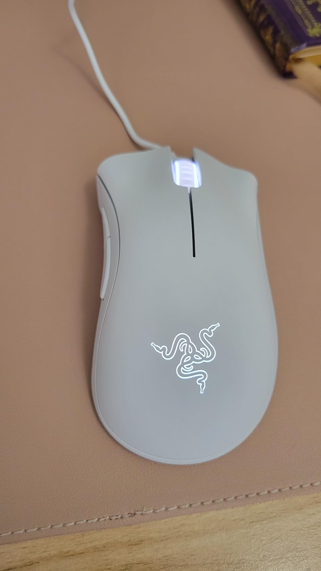 Razer DeathAdder Essential Gaming Mouse: 6400 DPI Optical Sensor - 5 Programmable Buttons - Mechanical Switches - Rubber Side Grips - Classic Black customer photo 1
