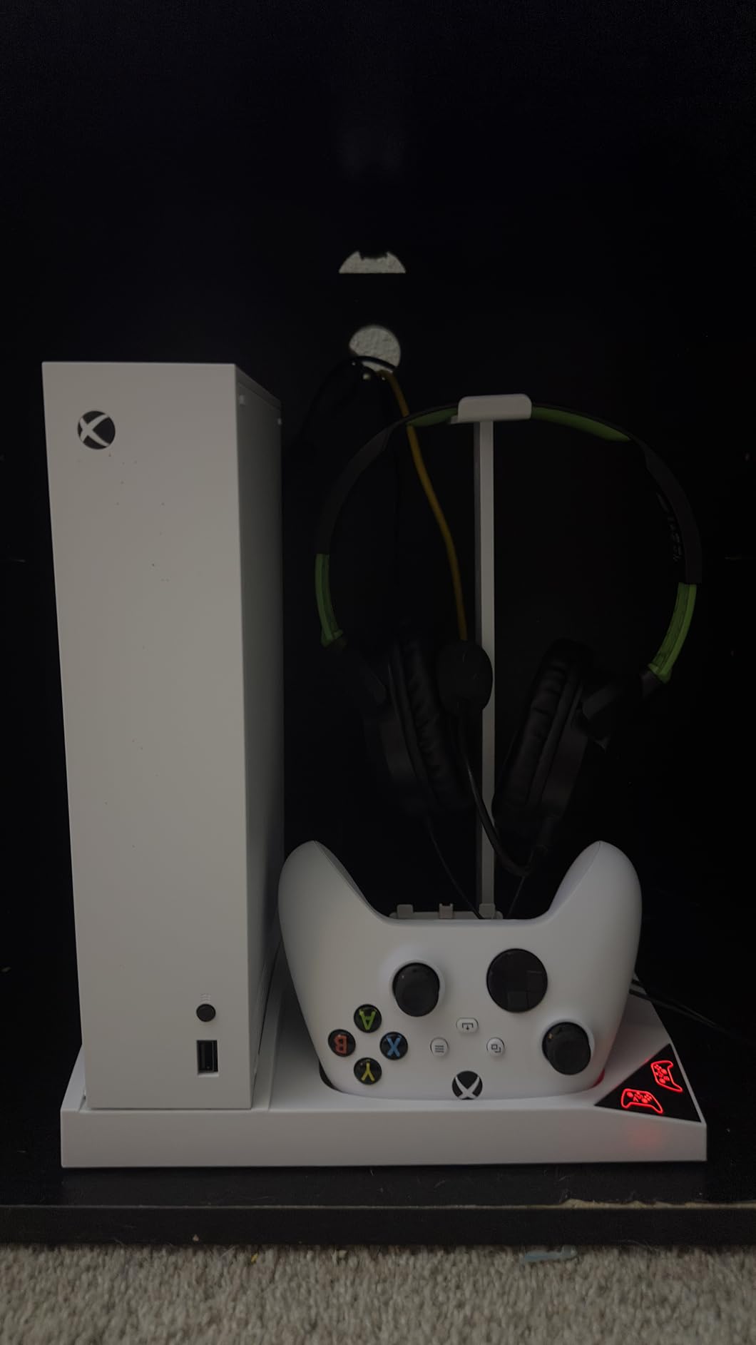 Charger Stand Cooling Fan for Xbox Series S Console/Controller,Dual Cooler System Charging Dock Accessories with 2*Rechargeable Battery,Earphone Mounts, Brackets&Stands for Xbox Series S Protectors Customer Review Charger Stand Cooling Fan for Xbox Series S Console/Controller,Dual Cooler System Charging Dock Accessories with 2*Rechargeable Battery,Earphone Mounts, Brackets&Stands for Xbox Series S Protectors - Customer Photo 2