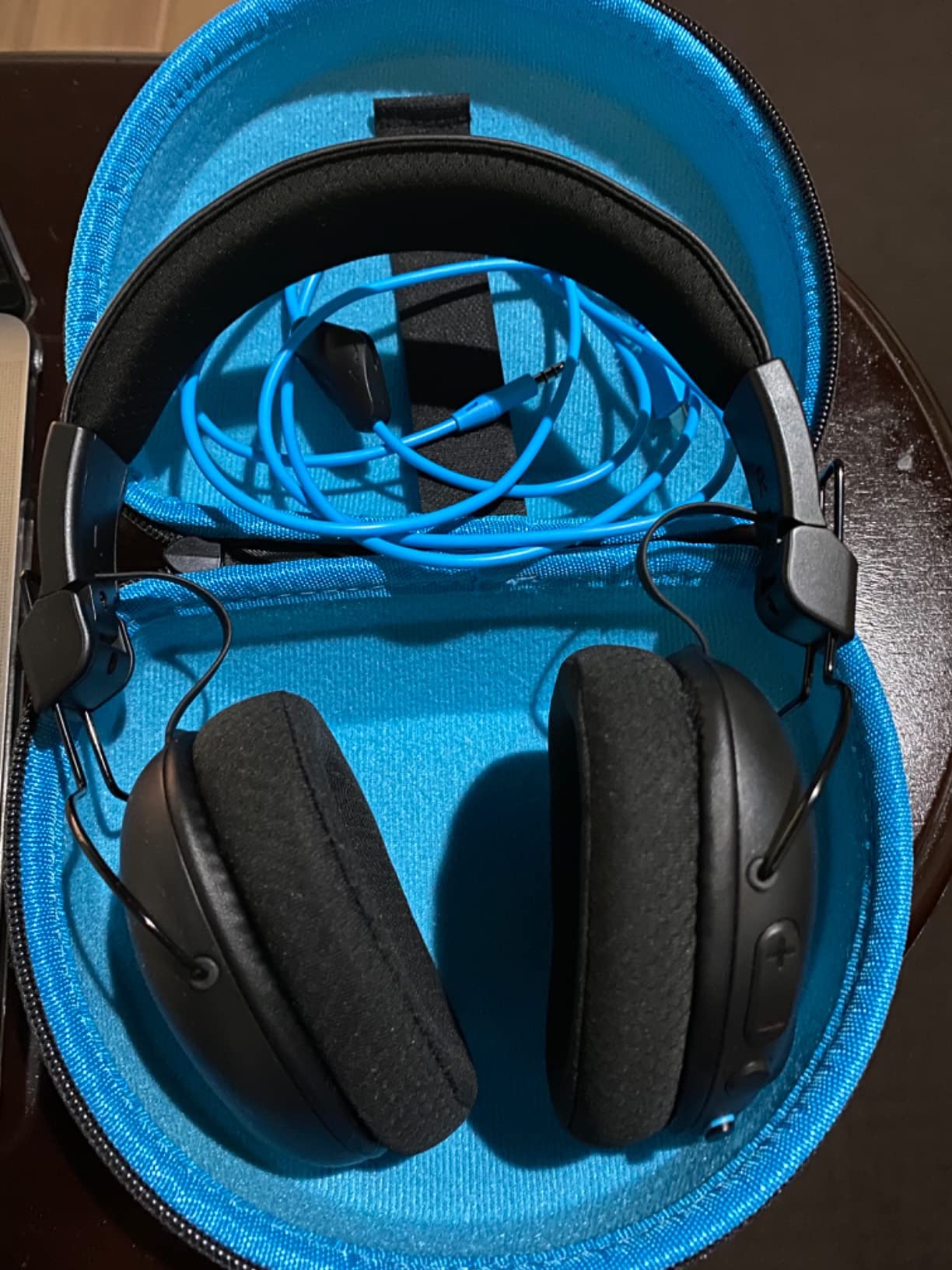 JLab Play Pro Gaming Wireless Headset, 60+ Hour Bluetooth 5 Playtime 60ms Super-Low Latency for Mobile Gameplay, Retractable Boom Mic, AUX Gaming Cord Compatible with Gaming Consoles Customer Review JLab Play Pro Gaming Wireless Headset, 60+ Hour Bluetooth 5 Playtime 60ms Super-Low Latency for Mobile Gameplay, Retractable Boom Mic, AUX Gaming Cord Compatible with Gaming Consoles - Customer Photo 2