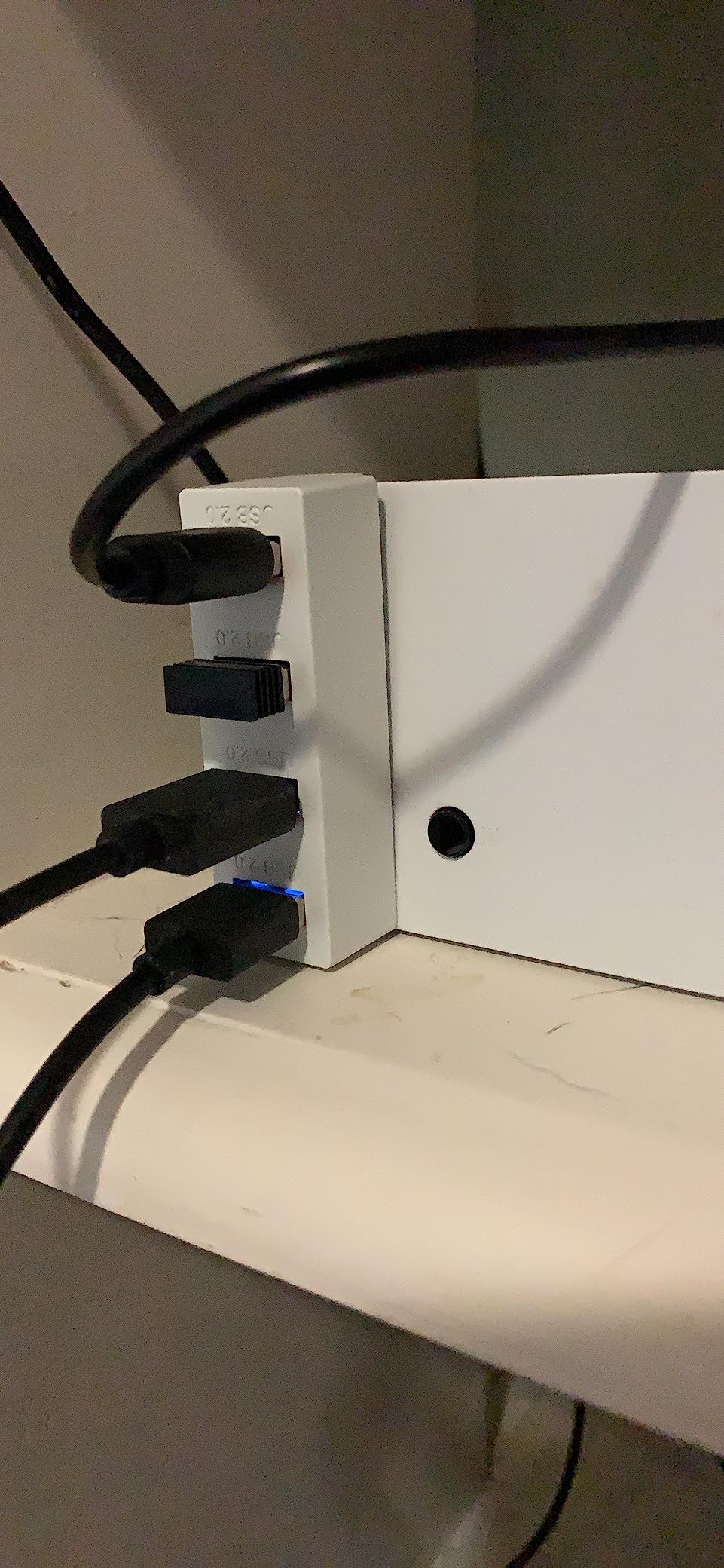 4 Ports USB Hub 2.0 for Xbox Series S, High Speed USB Hub Splitter Expansion Adapter Compatible with Xbox Series S Console Customer Review 4 Ports USB Hub 2.0 for Xbox Series S, High Speed USB Hub Splitter Expansion Adapter Compatible with Xbox Series S Console - Customer Photo 2