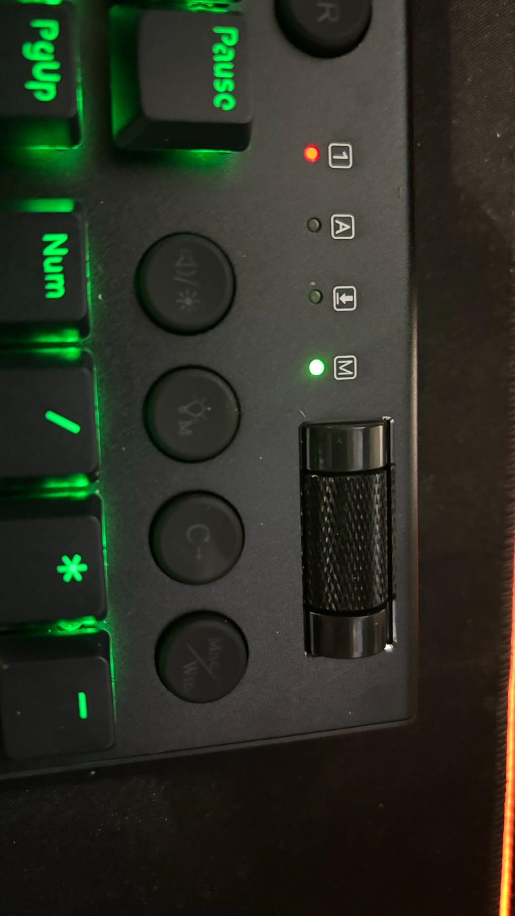 Redragon K618 PRO 3-Mode Wireless RGB Mechanical Keyboard, BT/2.4Ghz/Wired Low Profile Win/Mac Gaming Keyboard w/Ultra-Thin Design, Dedicated Media Control & Linear Red Switch Customer Review Redragon K618 PRO 3-Mode Wireless RGB Mechanical Keyboard, BT/2.4Ghz/Wired Low Profile Win/Mac Gaming Keyboard w/Ultra-Thin Design, Dedicated Media Control & Linear Red Switch - Customer Photo 2