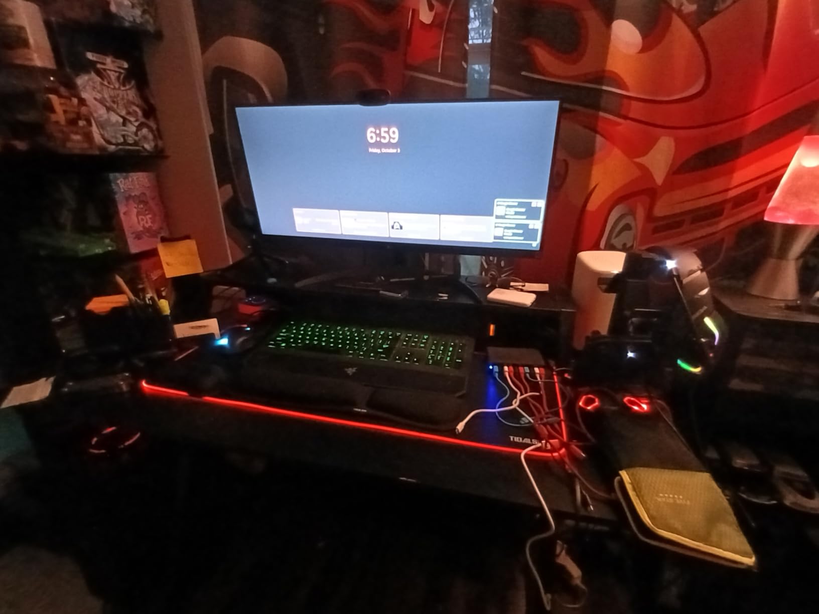 RGB Large Gaming Mouse Pad with 4Port USB Hub and 13Lighting Modes, Computer Keyboard Mouse Pad, Oversize Anti-Slip Rubber Base Mouse Mat for Computer PC Games (31.5 x 11.81 in Black,0.15in Thick) customer photo 1