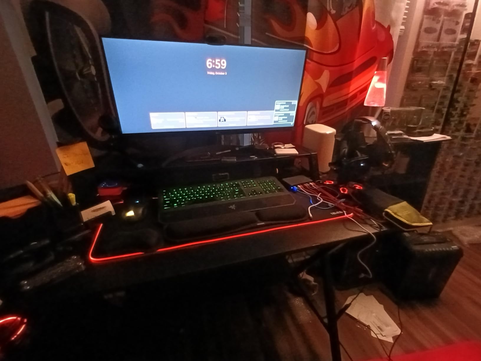 RGB Large Gaming Mouse Pad with 4Port USB Hub and 13Lighting Modes, Computer Keyboard Mouse Pad, Oversize Anti-Slip Rubber Base Mouse Mat for Computer PC Games (31.5 x 11.81 in Black,0.15in Thick) customer photo 2