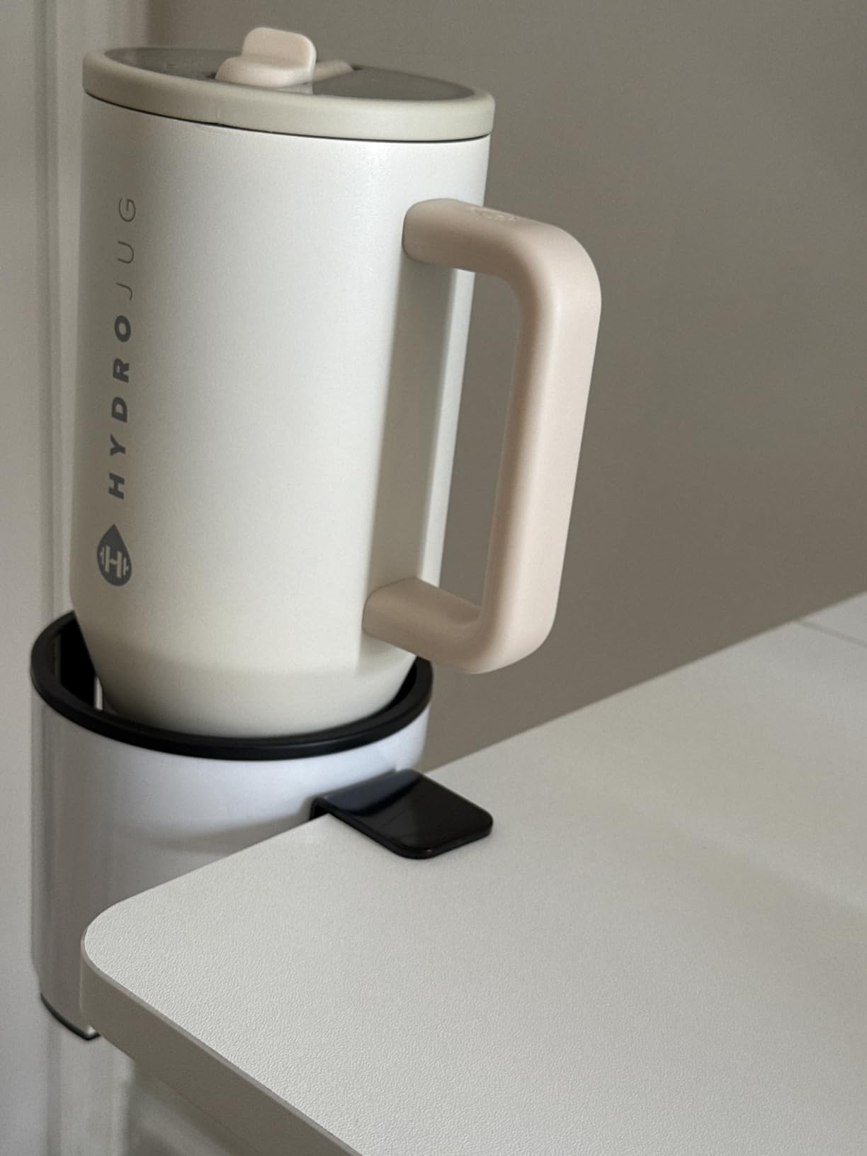 GUNKING Luxury 2-in-1 Anti-Spill Cup Holder with Under Desk Headphone Hanger (White) Customer Review GUNKING Luxury 2-in-1 Anti-Spill Cup Holder with Under Desk Headphone Hanger (White) - Customer Photo 1