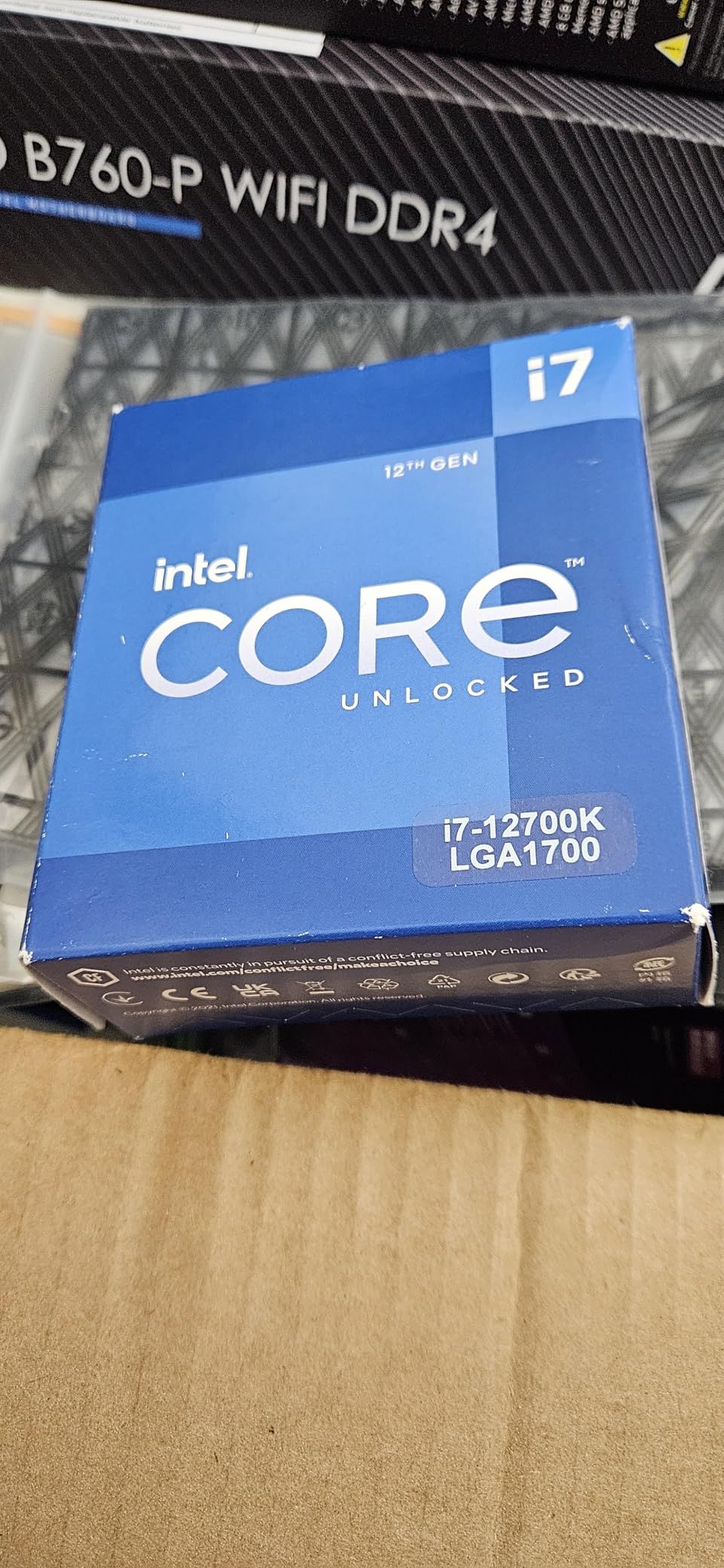 Intel Core i7-12700K Gaming Desktop Processor with Integrated Graphics and 12 (8P+4E) Cores up to 5.0 GHz Unlocked LGA1700 600 Series Chipset 125W - Customer Photo 2