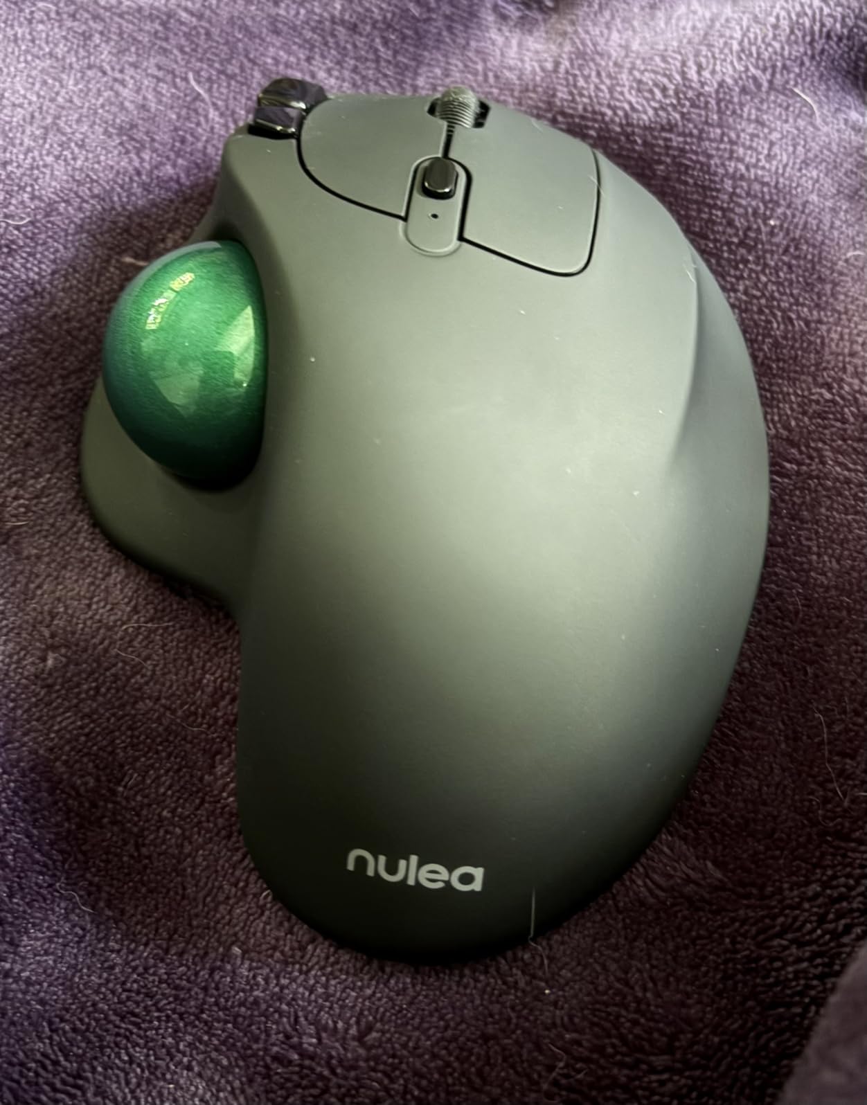 Nulea M501 Wireless Trackball Mouse, Rechargeable Ergonomic, Easy Thumb Control, Precise & Smooth Tracking, 3 Device Connection (Bluetooth or USB Receiver), Compatible for PC, Laptop, Mac, Windows. Customer Review Nulea M501 Wireless Trackball Mouse, Rechargeable Ergonomic, Easy Thumb Control, Precise & Smooth Tracking, 3 Device Connection (Bluetooth or USB Receiver), Compatible for PC, Laptop, Mac, Windows. - Customer Photo 2