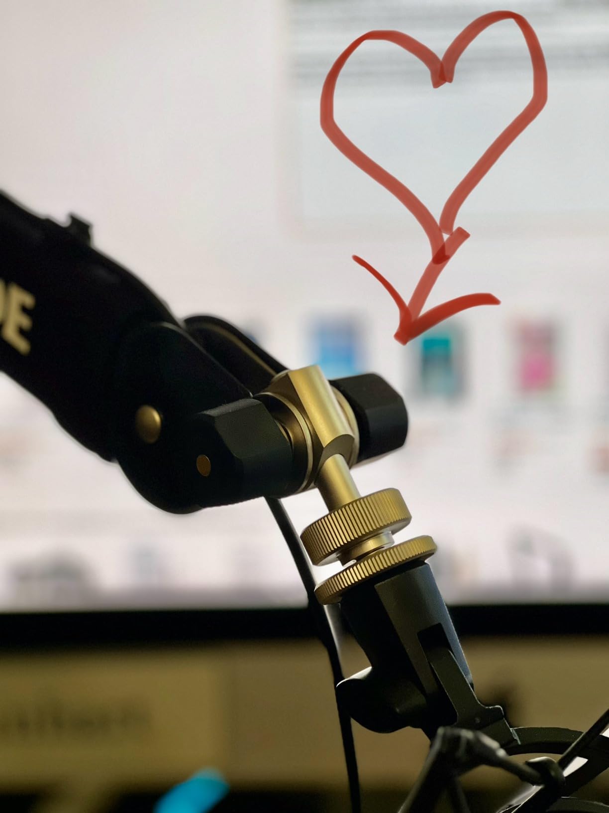 RØDE PSA1+ Professional Studio Arm with Spring Damping and Cable Management, Black Customer Review RØDE PSA1+ Professional Studio Arm with Spring Damping and Cable Management, Black - Customer Photo 5