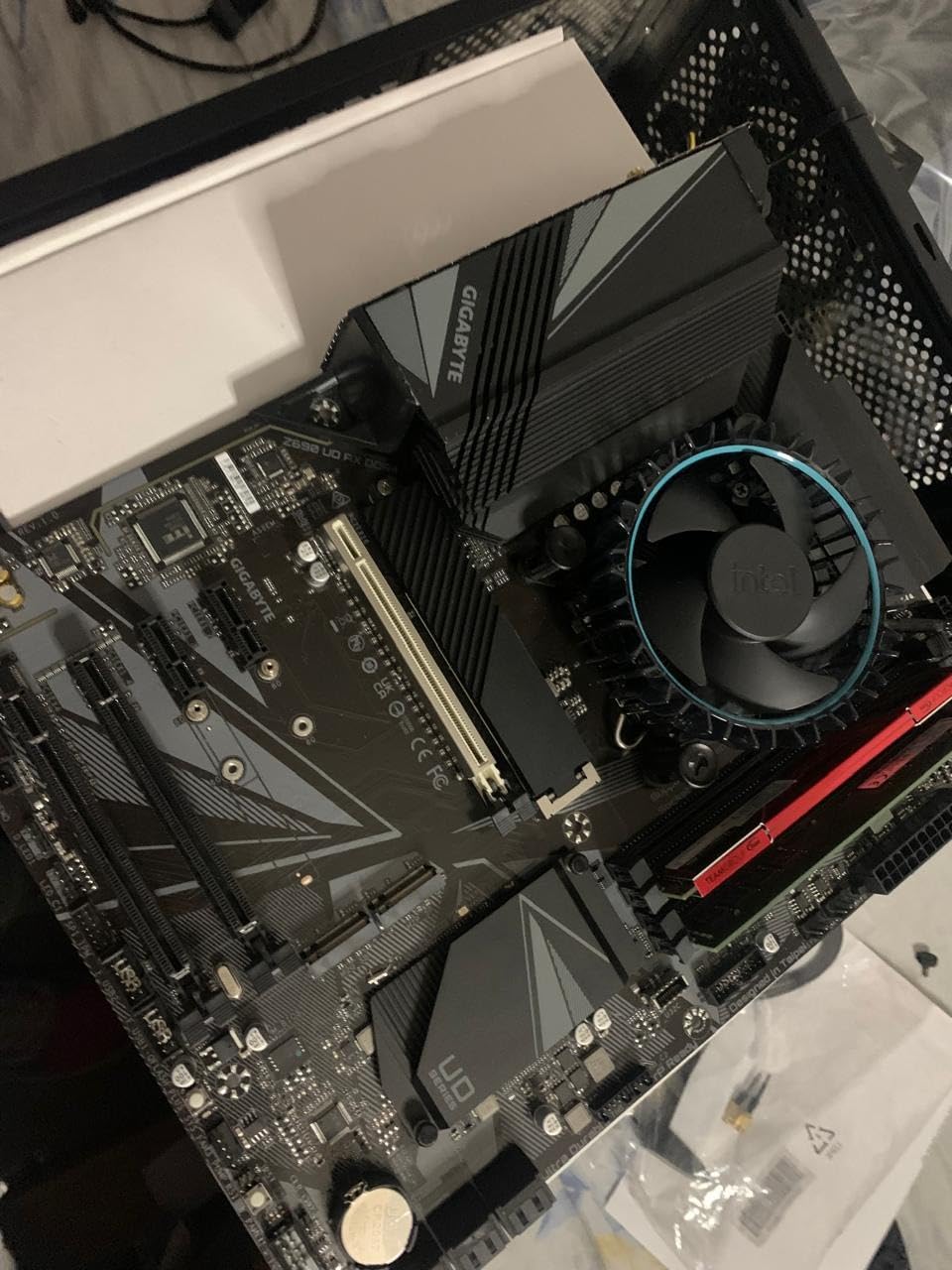 Intel® Core™ 12th Gen i3-12100F desktop processor, featuring PCIe Gen 5.0 & 4.0 support, DDR5 and DDR4 support. Discrete graphics required. Customer Review Intel® Core™ 12th Gen i3-12100F desktop processor, featuring PCIe Gen 5.0 & 4.0 support, DDR5 and DDR4 support. Discrete graphics required. - Customer Photo 4