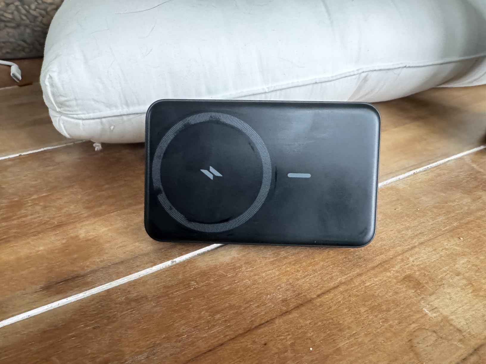 Anker 633 Magnetic Battery, 10,000mAh Foldable Wireless Portable Charger, 20W USB-C Power Delivery Power Bank with Stand, Magsafe-Compatible for iPhone 16/15/14/13/12 Series customer photo 1