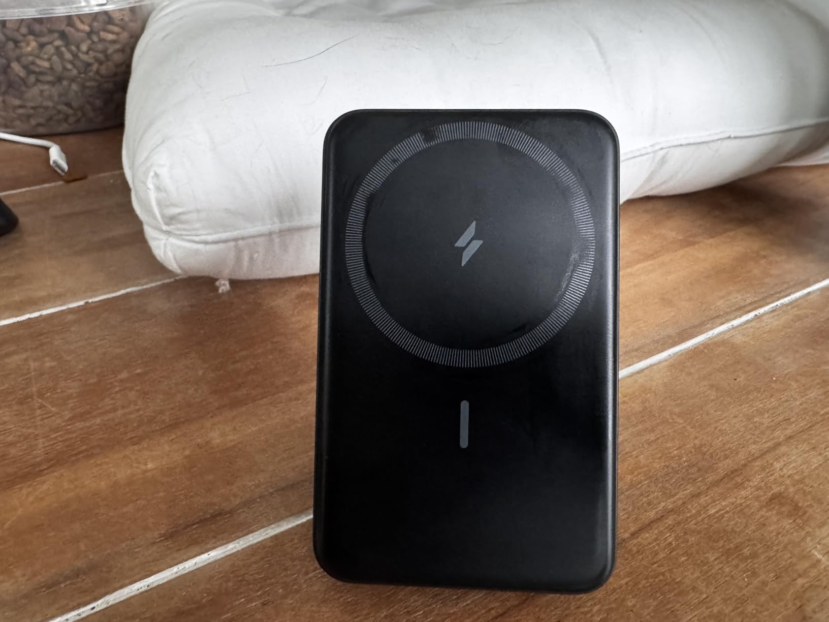Anker 633 Magnetic Battery, 10,000mAh Foldable Wireless Portable Charger, 20W USB-C Power Delivery Power Bank with Stand, Magsafe-Compatible for iPhone 16/15/14/13/12 Series customer photo 2