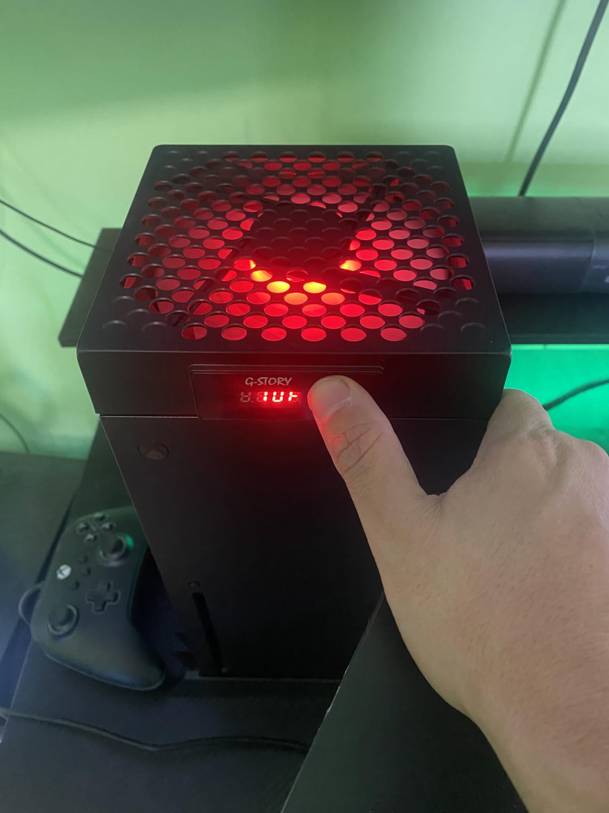 G-STORY Cooling Fan for Xbox Series X with Automatic Fan Speed Adjustable by Temperature, LED Display, High Performance Cooling, Low Noise, 3 Speed 1500/1750/2000RPM (140MM) with RGB LED Customer Review G-STORY Cooling Fan for Xbox Series X with Automatic Fan Speed Adjustable by Temperature, LED Display, High Performance Cooling, Low Noise, 3 Speed 1500/1750/2000RPM (140MM) with RGB LED - Customer Photo 1