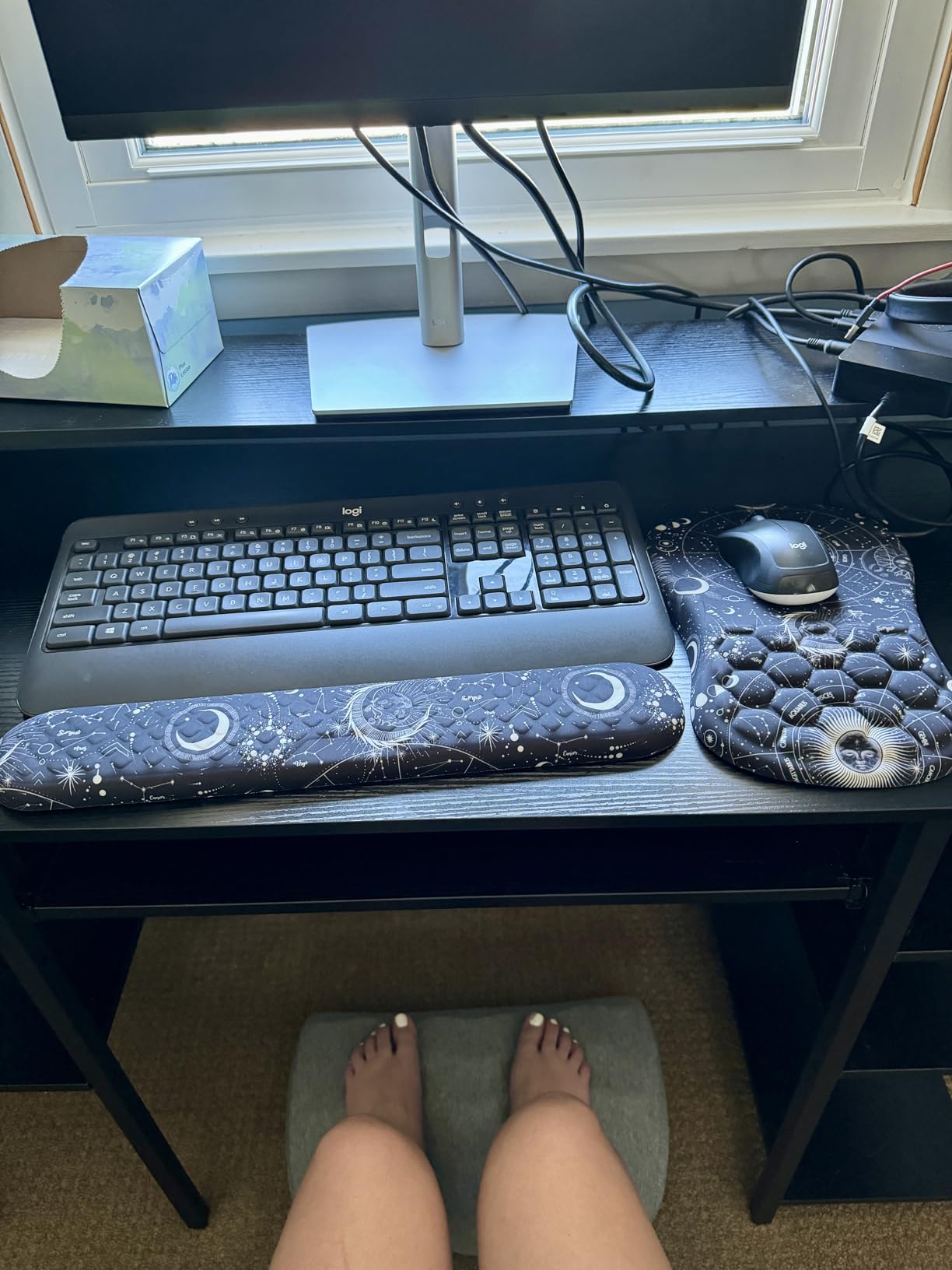 C CUSHION LAB Ergonomic Foot Rest for Under Desk - Patented Massage Ridge Design Memory Foam Foot Stool Pillow for Work, Home, Gaming, Computer, Office Chair - Footrest for Back and Hip Pain Relief Customer Review C CUSHION LAB Ergonomic Foot Rest for Under Desk - Patented Massage Ridge Design Memory Foam Foot Stool Pillow for Work, Home, Gaming, Computer, Office Chair - Footrest for Back and Hip Pain Relief - Customer Photo 2