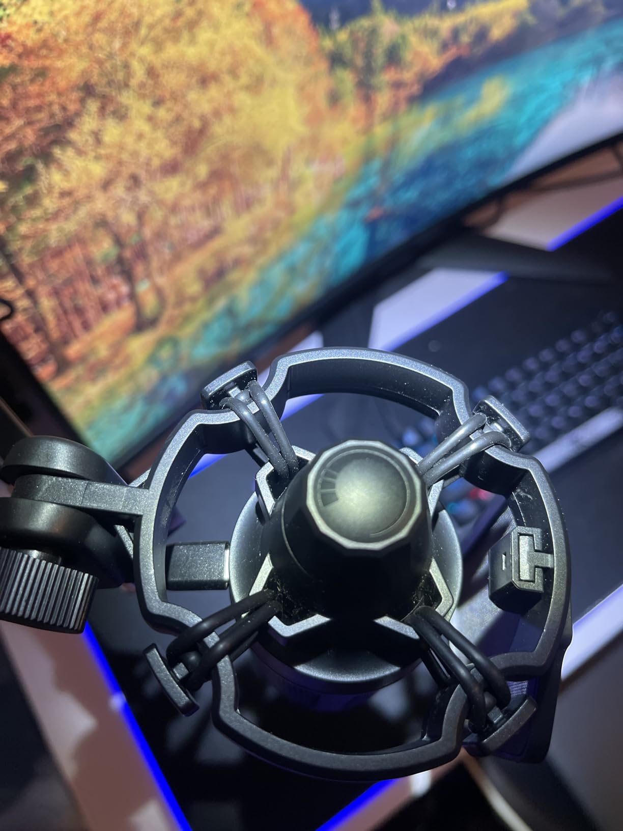 FIFINE Gaming PC USB Microphone, Podcast Condenser Mic with Boom Arm, Pop Filter, Mute Button for Streaming, Twitch, Online Chat, RGB Computer Mic for PS4/5 PC Gamer Youtuber-AmpliGame A6T Customer Review FIFINE Gaming PC USB Microphone, Podcast Condenser Mic with Boom Arm, Pop Filter, Mute Button for Streaming, Twitch, Online Chat, RGB Computer Mic for PS4/5 PC Gamer Youtuber-AmpliGame A6T - Customer Photo 3