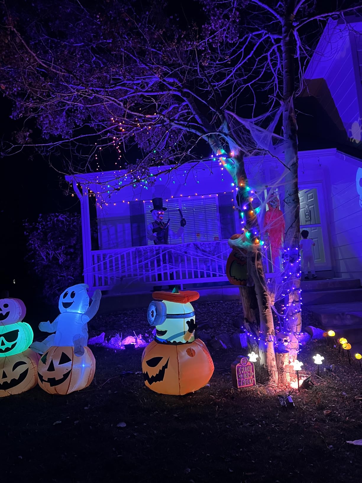 LED Flood Light Outdoor 30W, 300W Equivalent 3000LM Smart RGB Landscape Lighting with APP Control, DIY Scenes -Timing - Warm White 2700K -Color Changing Uplight, IP66, US Plug, No Remote MELPO(4 Pack) - Customer Photo 1