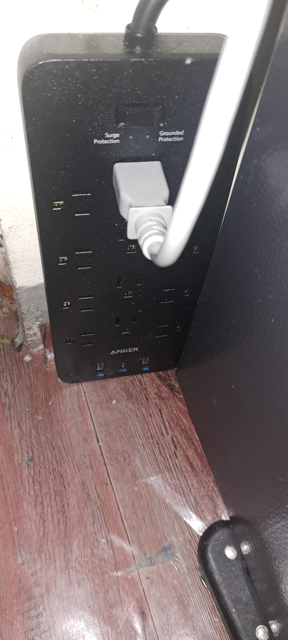Anker Power Strip Surge Protector (2100J), 12 Outlets with 2 USB A and 1 USB C Port for Multiple Devices, 5ft Extension Cord, 20W Power Delivery Charging for Home, Office, Dorm Essential, TUV Listed Customer Review Anker Power Strip Surge Protector (2100J), 12 Outlets with 2 USB A and 1 USB C Port for Multiple Devices, 5ft Extension Cord, 20W Power Delivery Charging for Home, Office, Dorm Essential, TUV Listed - Customer Photo 2
