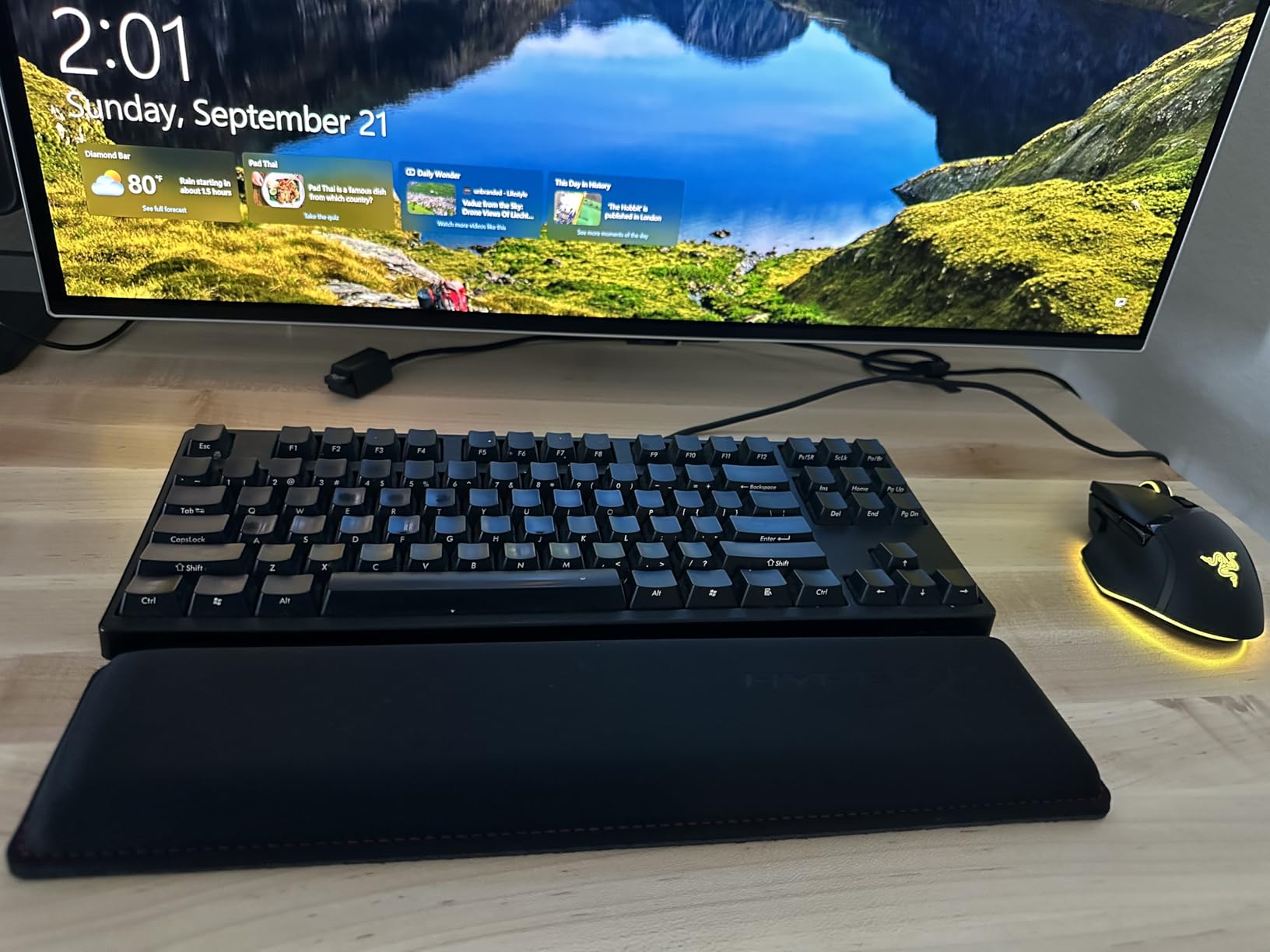 HyperX Wrist Rest – Mouse – Cooling Gel – Memory Foam – Anti-Slip,Black - Customer Photo 1