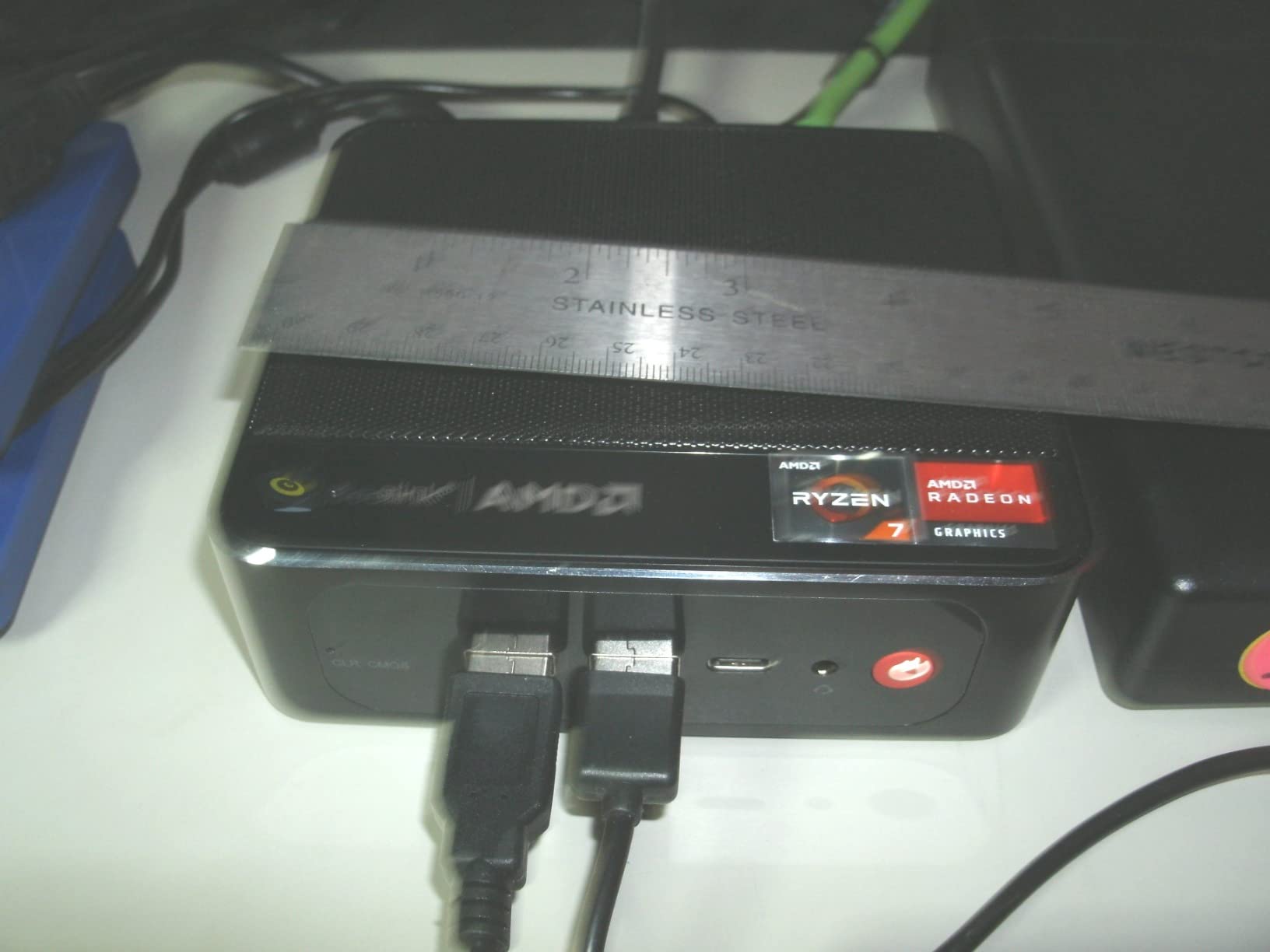 Beelink SER5 MAX Mini PC, AMD Ryzen 7 6800H(6nm, 8C/16T) up to 4.7GHz, Mini Computer 32GB LPDDR5 RAM 500GB NVME SSD, Micro PC 4K@60Hz Triple Display, Mini Gaming Computer WiFi6/BT5.2/HTPC/W-11 Pro - Customer Photo 2