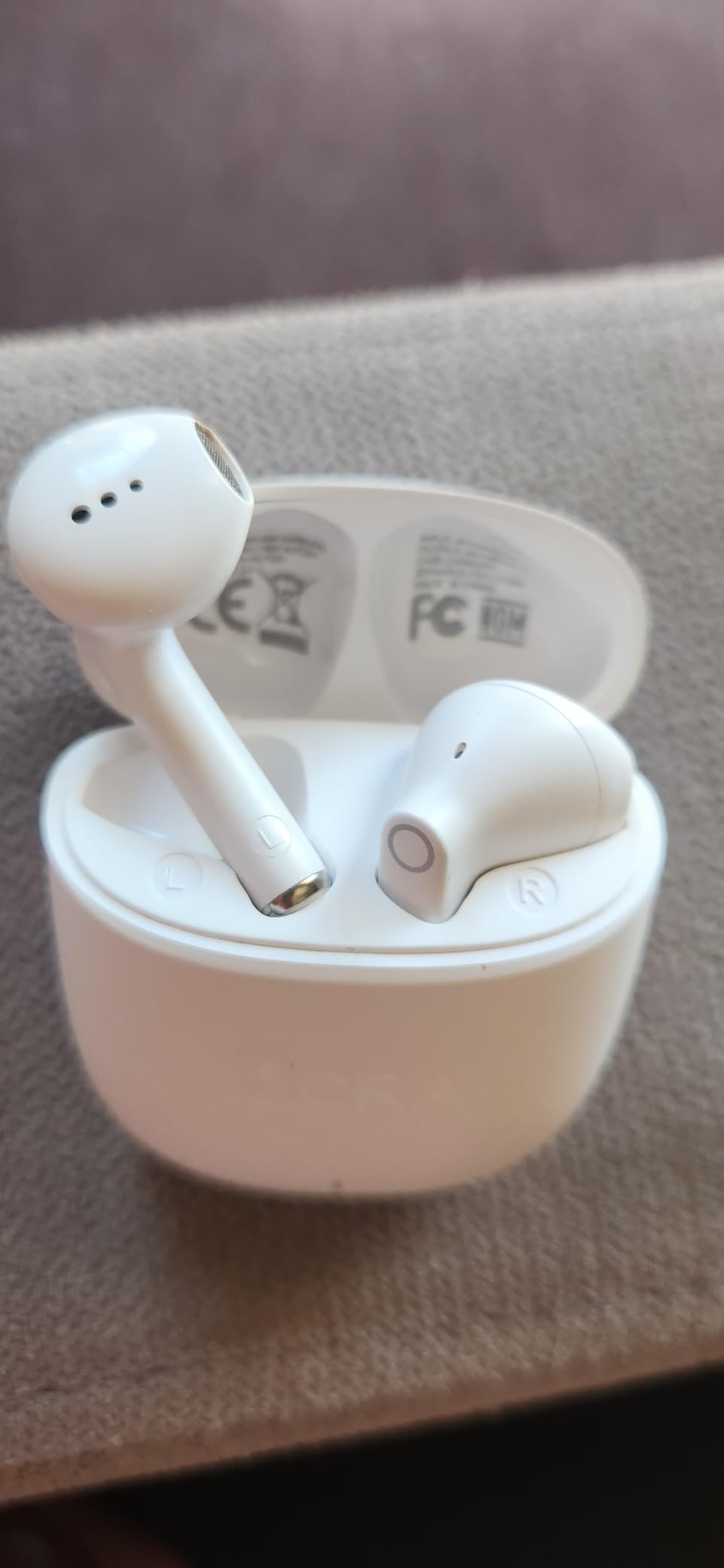 1 Hora Wireless Earbuds Bluetooth 5.3, Sports Headphones Deep Bass in-Ear Earphones, Premium Sound with Charging Case, Compatible with iPhone, Android Smartphone, Tablet, Laptop Customer Review 1 Hora Wireless Earbuds Bluetooth 5.3, Sports Headphones Deep Bass in-Ear Earphones, Premium Sound with Charging Case, Compatible with iPhone, Android Smartphone, Tablet, Laptop - Customer Photo 2