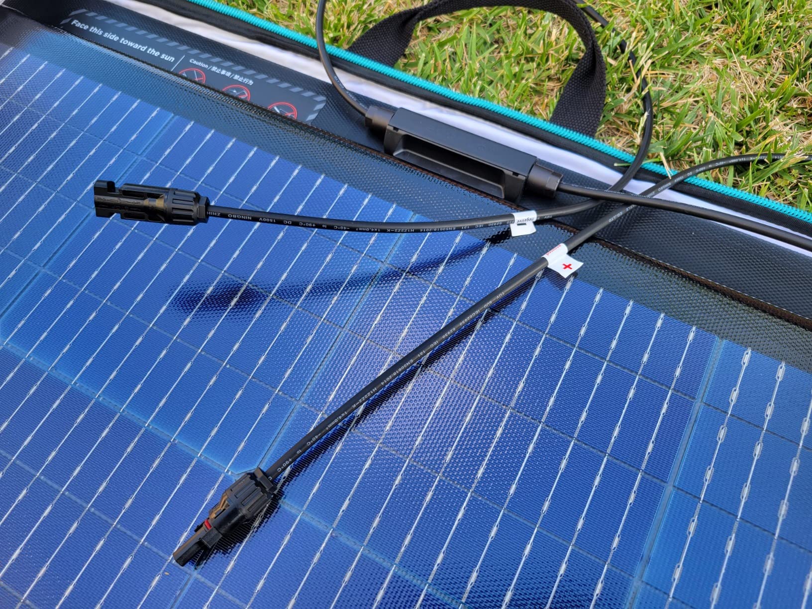 EF ECOFLOW 220W Portable Solar Panel, Bifacial Design Up to 25% Conversion Efficiency N-Type Solar Cell, with Adjustable Kickstand, IP68 Waterproof, Foldable Solar Panel for Camping RVing Home Backup - Customer Photo 1