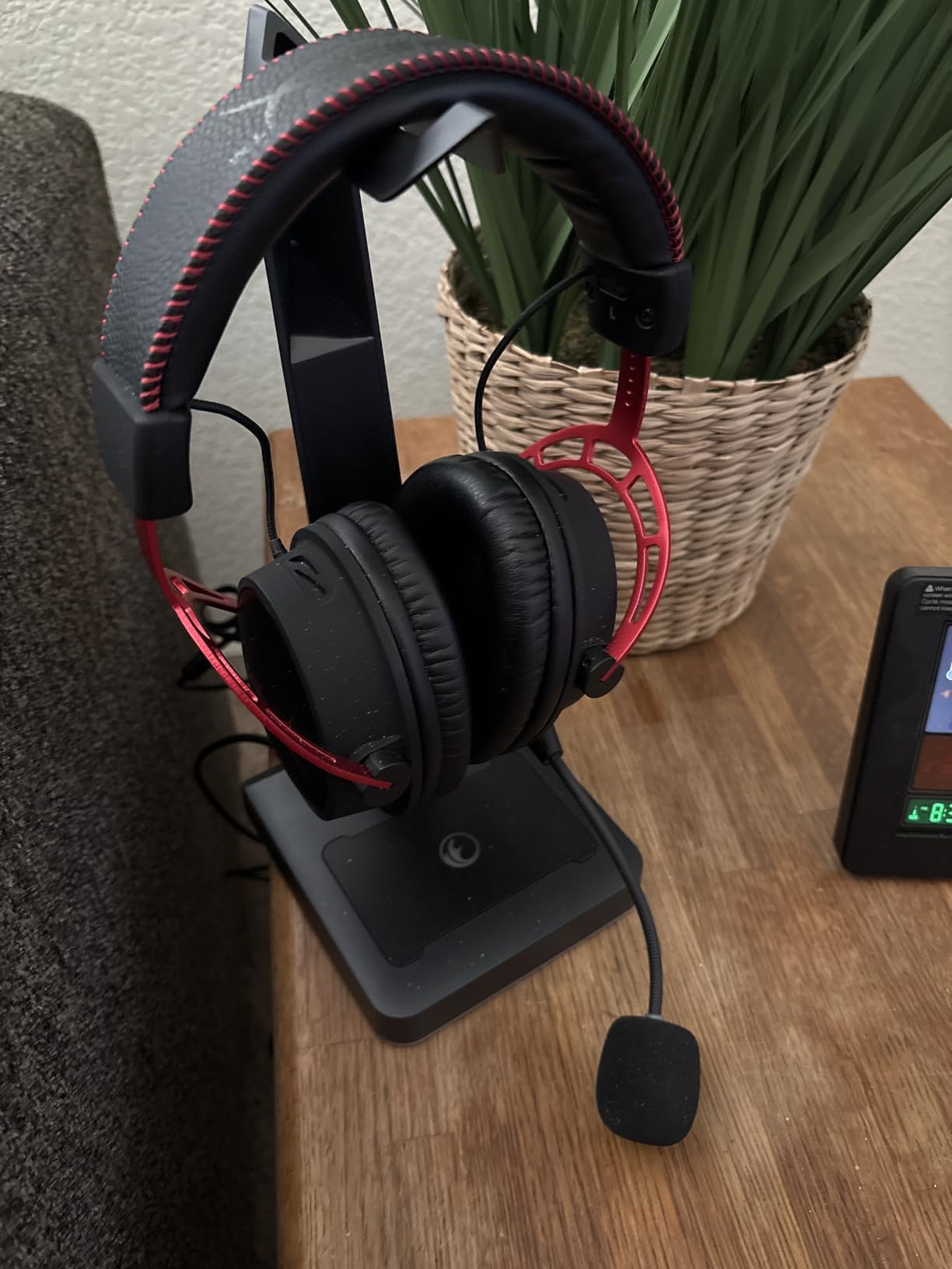 HyperX Cloud Alpha Wireless - Gaming Headset for PC, 300-hour battery life, DTS Headphone:X Spatial Audio, Memory foam, Dual Chamber Drivers, Noise-canceling mic, Durable aluminum frame customer photo 1