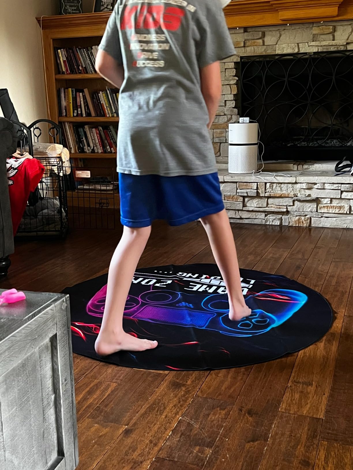 Yincimar Gaming Chair Mat for Hardwood Floor,Anti-Slip Floor Protector Game Controller Rubber Gaming Computer Chair Mat for Gaming Room Home Office Decor (Round 47 inches,Black) Customer Review Yincimar Gaming Chair Mat for Hardwood Floor,Anti-Slip Floor Protector Game Controller Rubber Gaming Computer Chair Mat for Gaming Room Home Office Decor (Round 47 inches,Black) - Customer Photo 1