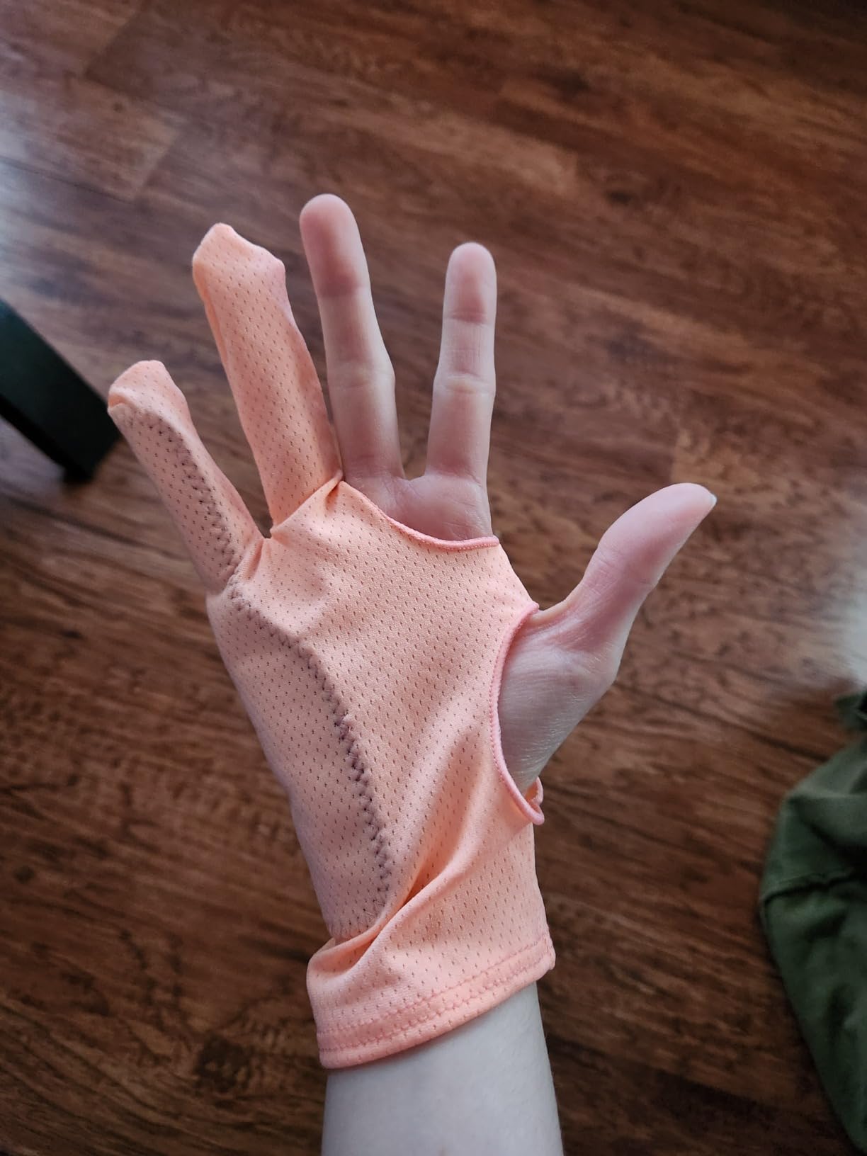 Artist Drawing Glove 3-Layer Palm Rejection [2 Pack Black] Right Left Hand Digital Art Graphic Tablet iPad Gloves Two Finger Smooth Elasticity Breathable for Stylus Pen Pencil Sketching Painting - Customer Photo 4