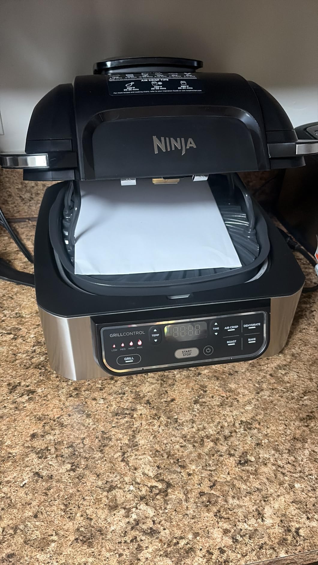 Ninja DG551 Foodi Smart XL 6-in-1 Indoor Grill with Air Fry, Roast, Bake, Broil, & Dehydrate, Foodi Smart Thermometer, 2nd Generation, Black/Silver Customer Review Ninja DG551 Foodi Smart XL 6-in-1 Indoor Grill with Air Fry, Roast, Bake, Broil, & Dehydrate, Foodi Smart Thermometer, 2nd Generation, Black/Silver - Customer Photo 1