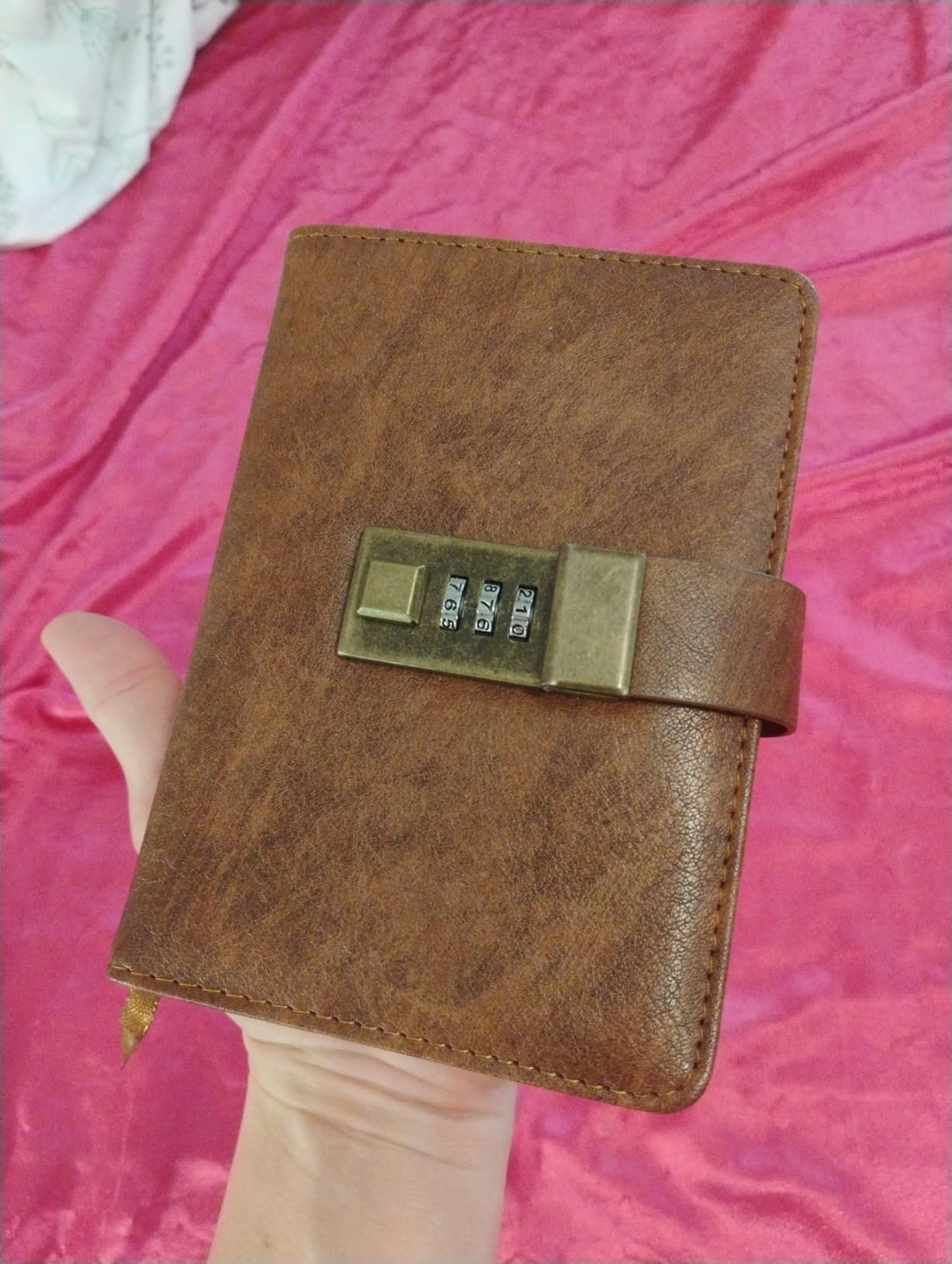 WEMATE Password Book with Lock, Password Book with Alphabetical Tabs 600+ Password Spaces, Password Logbook, Password Keeper for Computer 4.33 X 6.18 Inch Black Customer Review WEMATE Password Book with Lock, Password Book with Alphabetical Tabs 600+ Password Spaces, Password Logbook, Password Keeper for Computer 4.33 X 6.18 Inch Black - Customer Photo 3