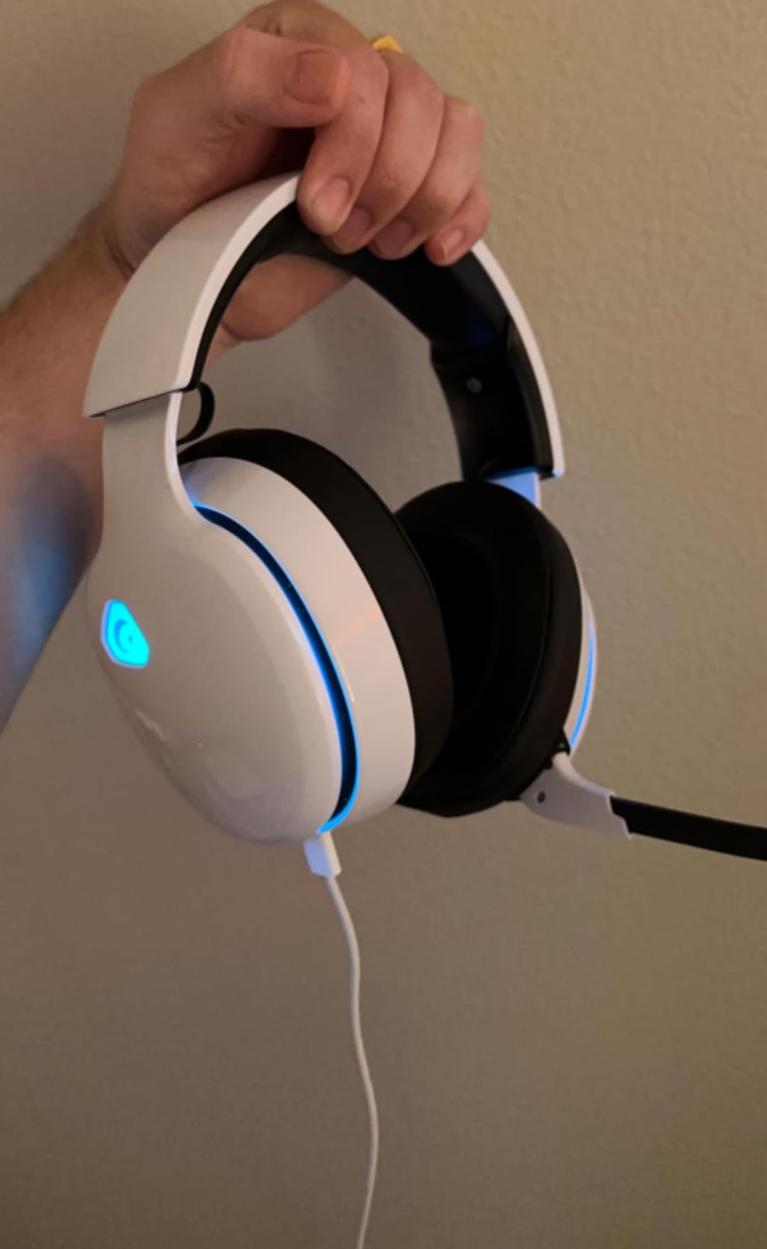 Gtheos 2.4GHz Wireless Gaming Headset for PS5, PS4 Fortnite & Call of Duty/FPS Gamers, PC, Nintendo Switch, Bluetooth 5.3 Gaming Headphones with Noise Canceling Mic, Stereo Sound, 40+Hr Battery -White - Customer Photo 5