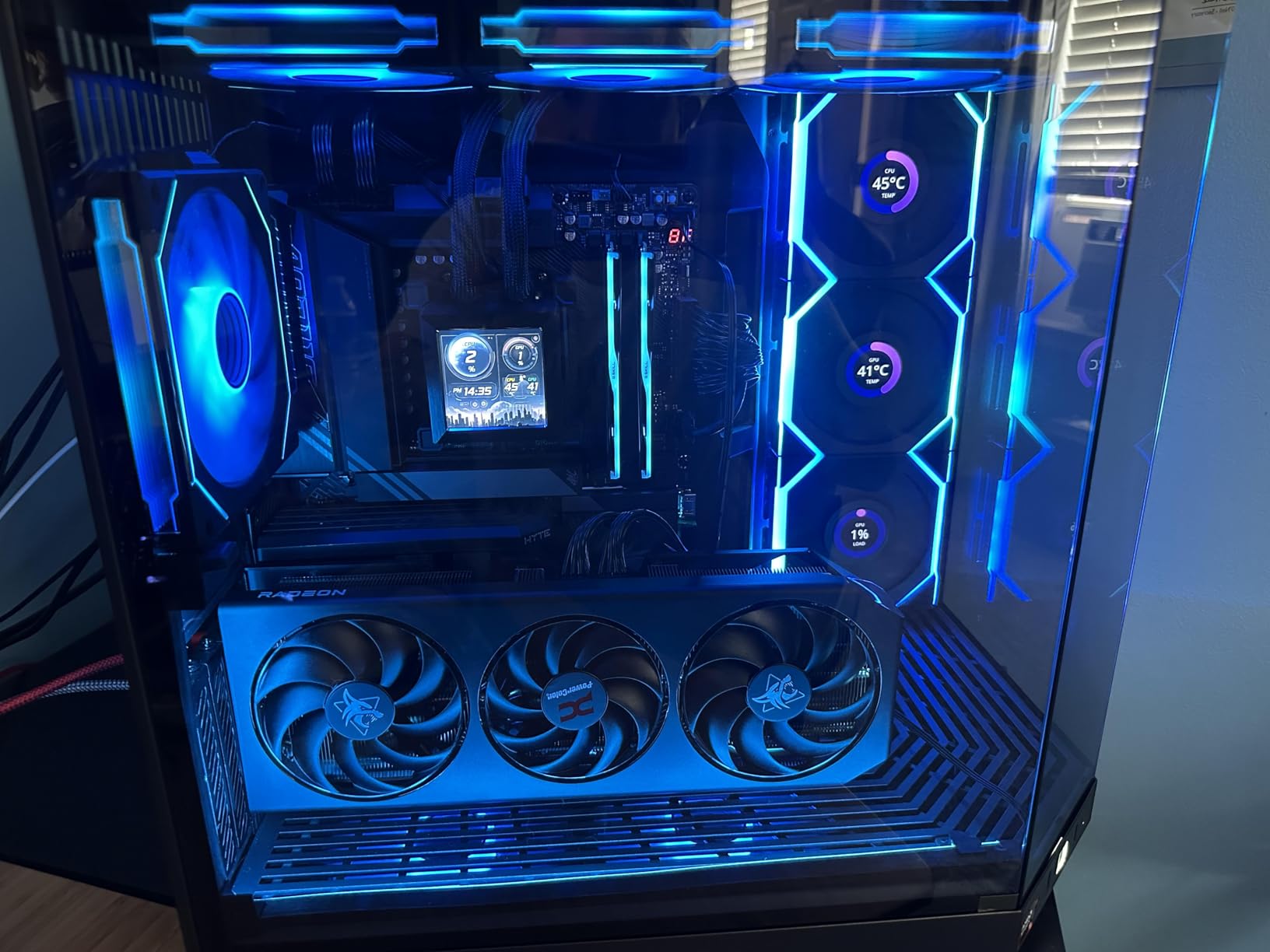 Lian Li UNI Fan SL-Infinity 120mm SLIN120 Triple Pack Black with Controller | Infinity Mirror, Daisy-Chain Design customer photo 2