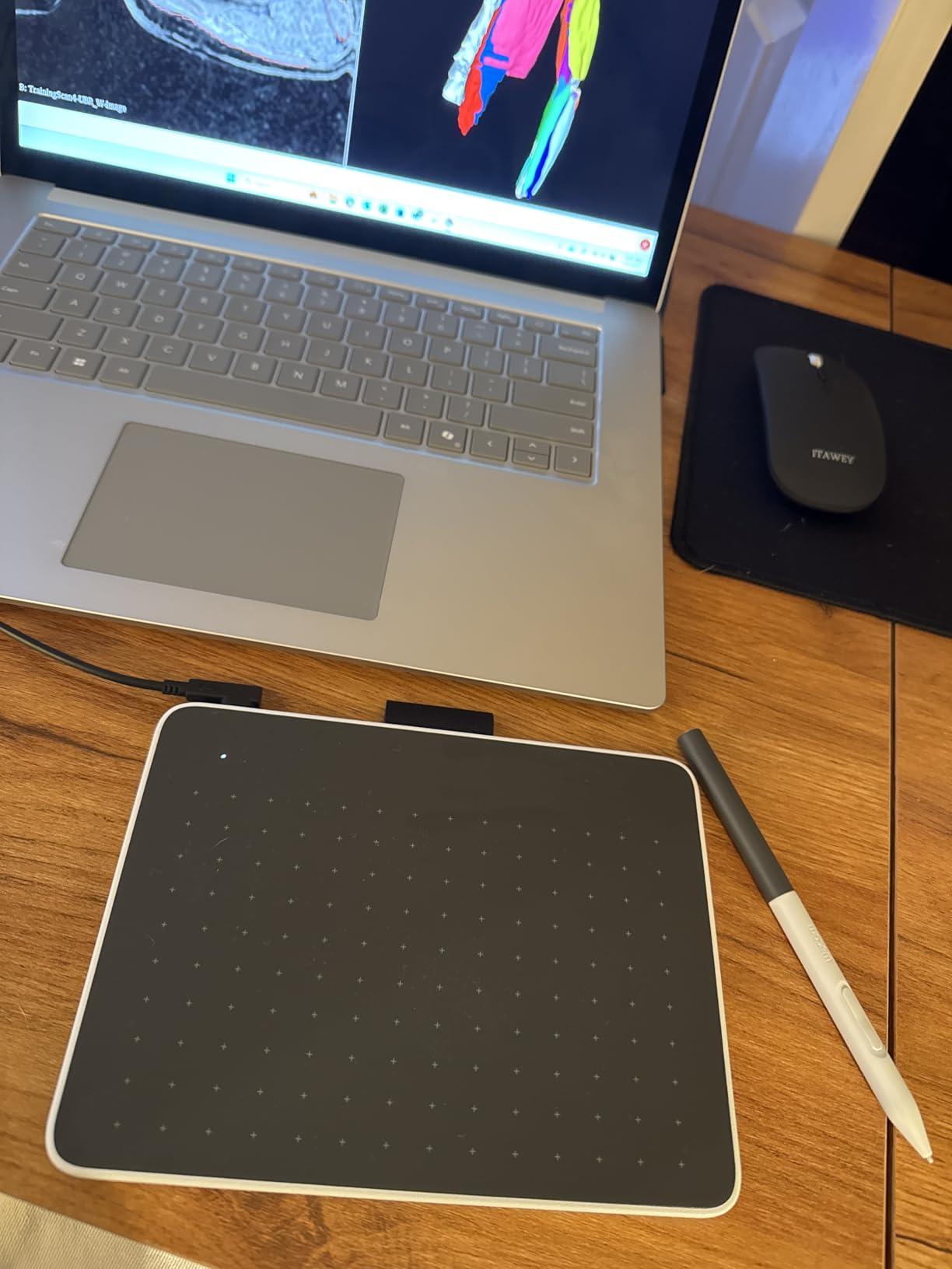 Wacom One 12 Drawing Tablet with Screen, 11.6