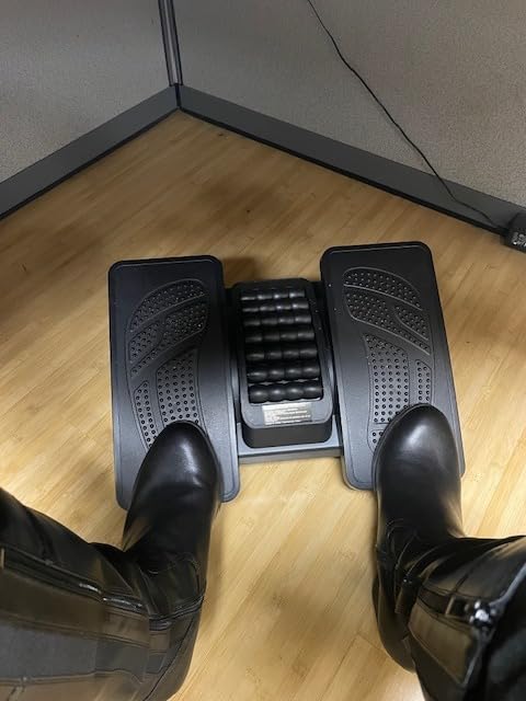 HUANUO Foot Rest Under Desk, Adjustable Ergonomic Footrest for Under Desk at Work or Gaming with Massage Texture and Roller, 20 Degree Tilt Angle Adjustment, Foot Stool for Office, Home Customer Review HUANUO Foot Rest Under Desk, Adjustable Ergonomic Footrest for Under Desk at Work or Gaming with Massage Texture and Roller, 20 Degree Tilt Angle Adjustment, Foot Stool for Office, Home - Customer Photo 4
