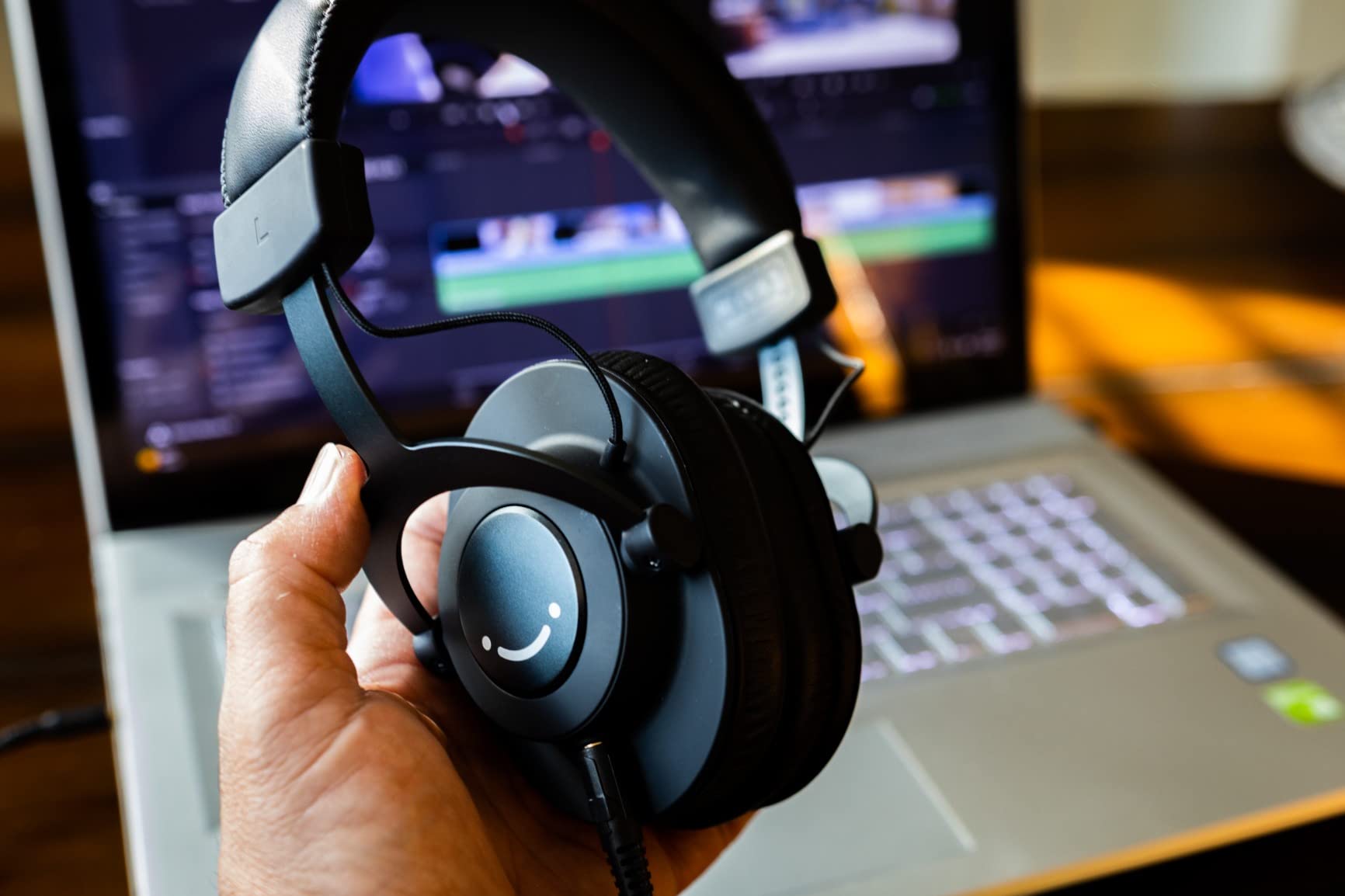 FIFINE Studio Monitor Headphones for Recording, Over Ear Headphones with 50mm Driver, Wired Headset with Detachable Cables 3.5mm or 6.35mm Jack, Black, on PC/Mixer/Amplifier-H8 - Customer Photo 2