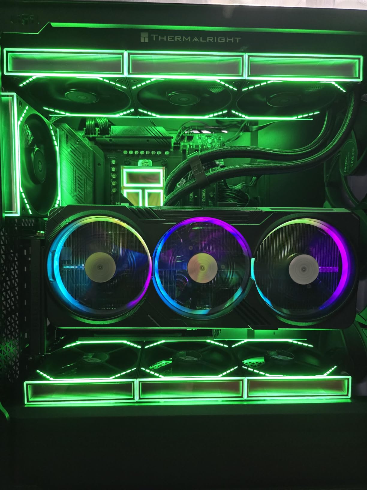 Cooler Master MasterAccessory Vertical GPU Card Holder Kit V3 Black, Premium Riser Cable PCI-E 4.0 x16-165mm, PCIe 3.0 Compatible, Adjustable Length for E-ATX|ATX|Micro ATX Case customer photo 2