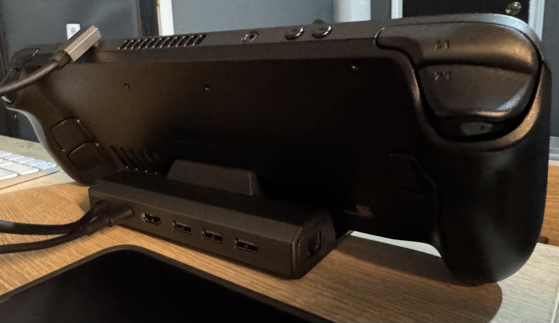 JSAUX Upgraded Docking Station 4K@120Hz for Steam Deck OLED/ROG Ally X/Legion Go (S)/MSi Claw, 6-in-1 Steam Deck Dock with HDMI 2.1, Gigabit Ethernet, 3 USB 3.0, 100W Charge for Steam Deck LCD-HB0603 Customer Review JSAUX Upgraded Docking Station 4K@120Hz for Steam Deck OLED/ROG Ally X/Legion Go (S)/MSi Claw, 6-in-1 Steam Deck Dock with HDMI 2.1, Gigabit Ethernet, 3 USB 3.0, 100W Charge for Steam Deck LCD-HB0603 - Customer Photo 3