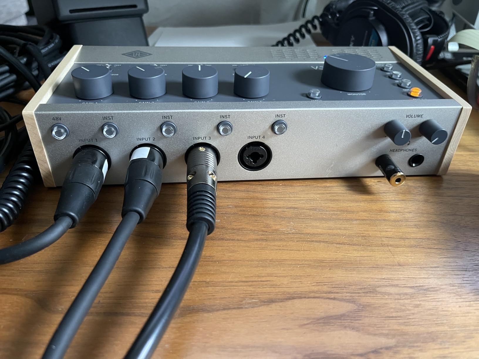 Universal Audio Volt 476p USB Recording Studio Audio Interface Customer Review Universal Audio Volt 476p USB Recording Studio Audio Interface - Customer Photo 1