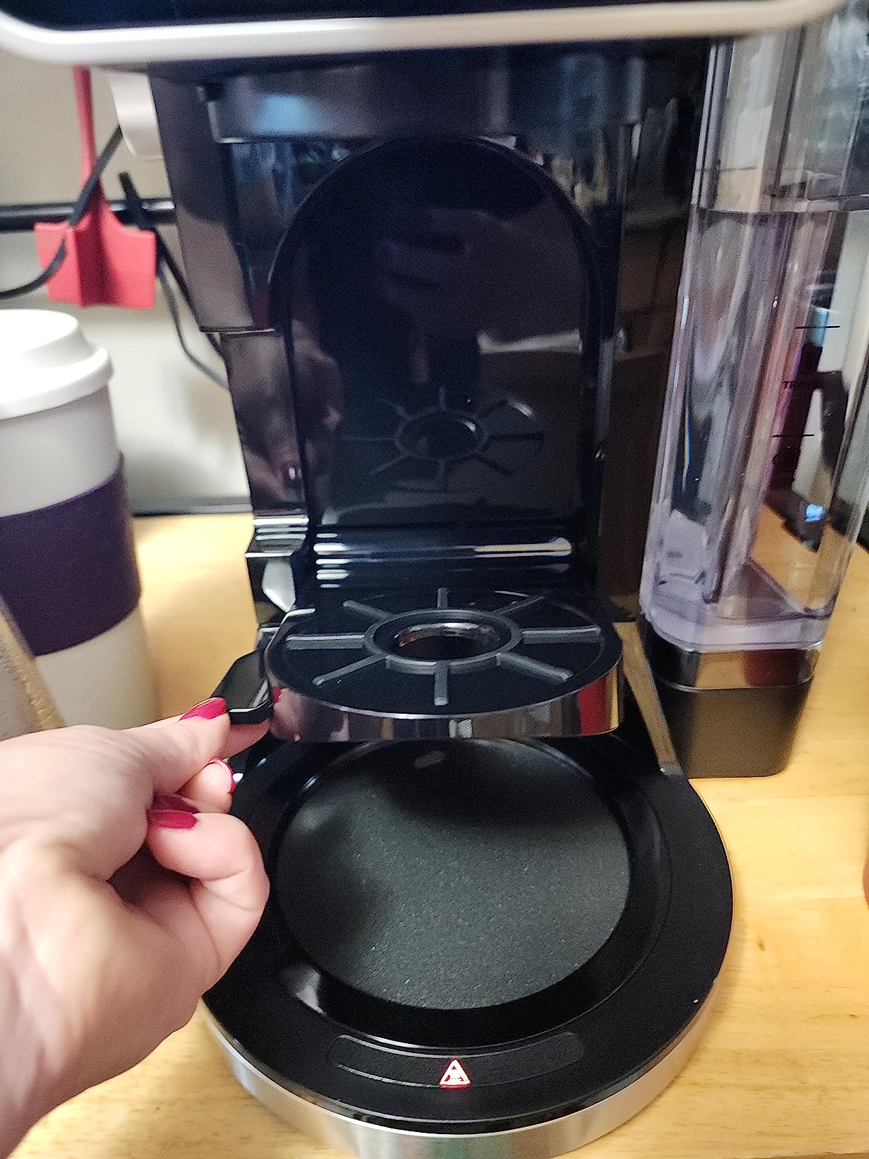 Ninja Hot and Iced Coffee Maker, Single Serve Coffee Maker and Drip Coffee Machine, DualBrew Pro Specialty 12-Cup with K-Cup Combo, Includes Permanent Filter, CFP307 - Customer Photo 1