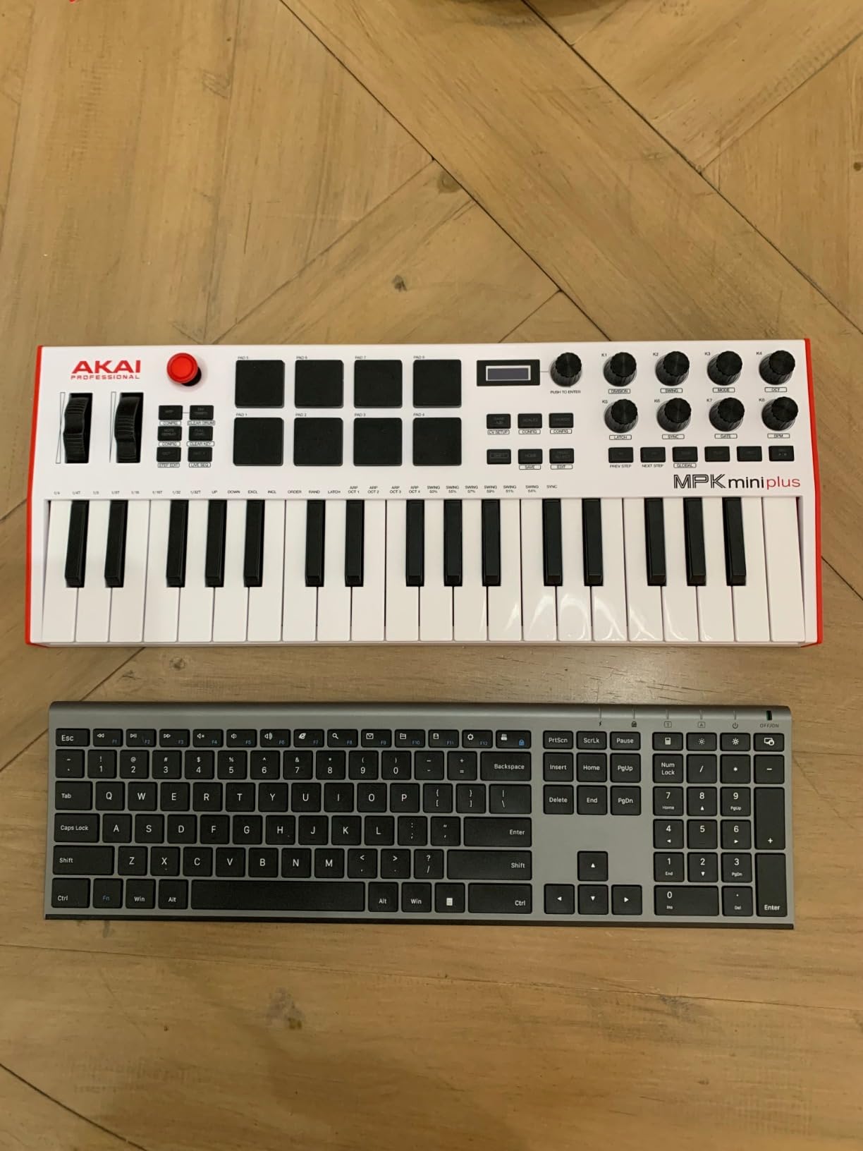 Akai Professional MPK Mini Plus - USB MIDI Keyboard Controller with 37 Mini Keys, 8 MPC Pads, Sequencer, MIDI/CV/Gate I/O, Music Production Software and Native Instruments Sound Package - Customer Photo 1