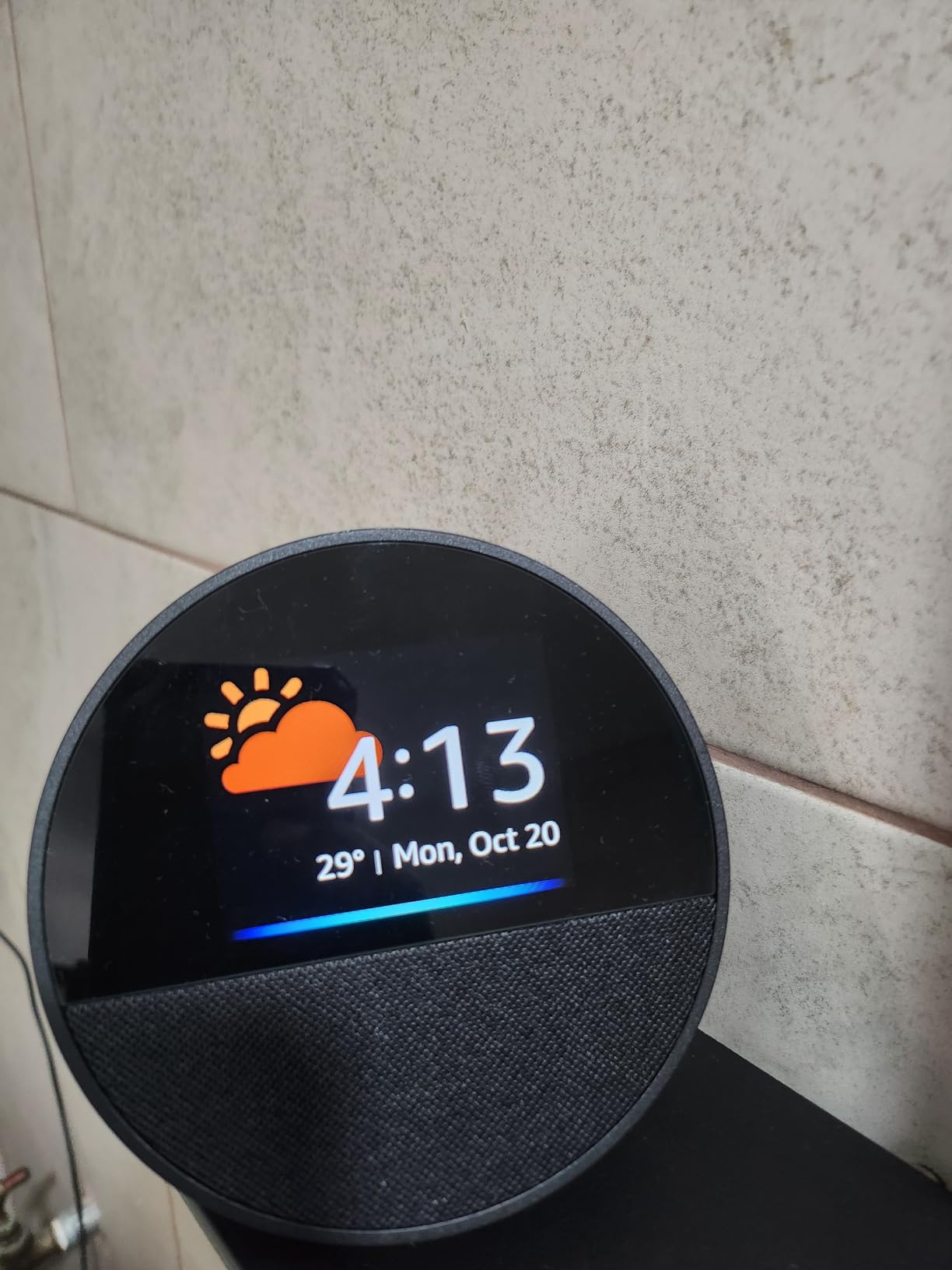 Echo Spot (newest model), Great for nightstands, offices and kitchens, Smart alarm clock, Designed for Alexa+, Black customer photo 2
