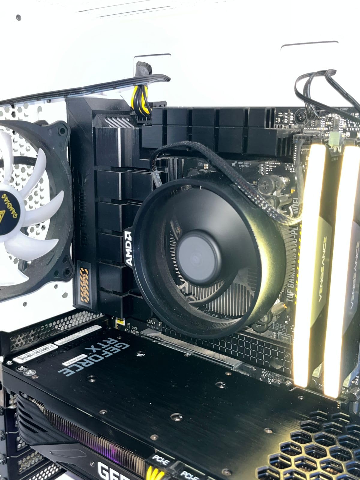 ASUS TUF GAMING B650-PLUS WIFI AMD B650 AM5 Ryzen™ Desktop 9000 8000 and 7000 ATX motherboard, 14 power stages, PCIe® 5.0 M.2 , DDR5 memory, WiFi 6 and 2.5 Gb Ethernet, USB4® support Aura Sync - Customer Photo 3