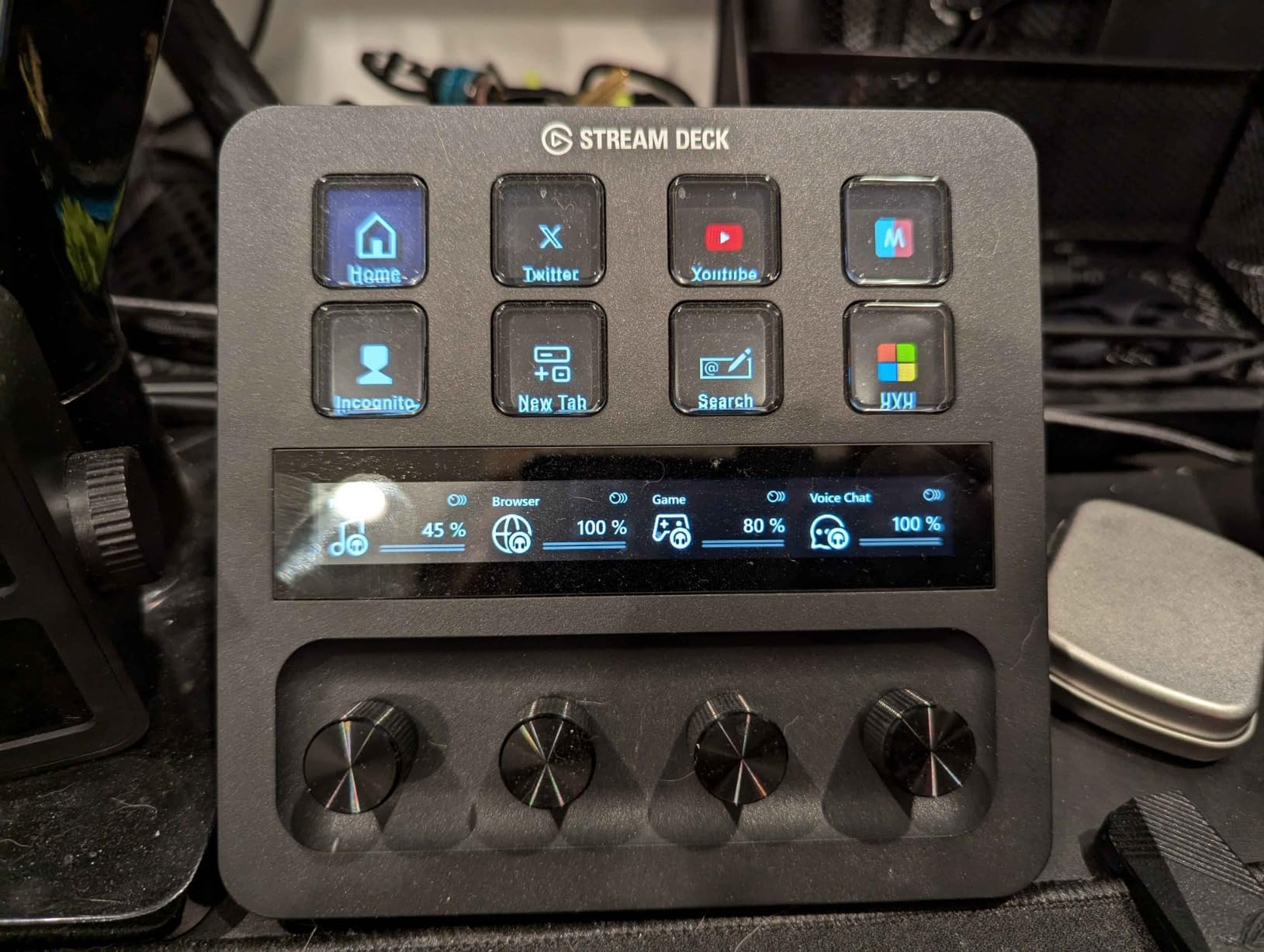 Elgato Stream Deck +, Audio Mixer, Production Console and Studio Controller for Content Creators, Streaming, Gaming, with customizable touch strip dials and LCD keys, works with Mac and PC - Customer Photo 5