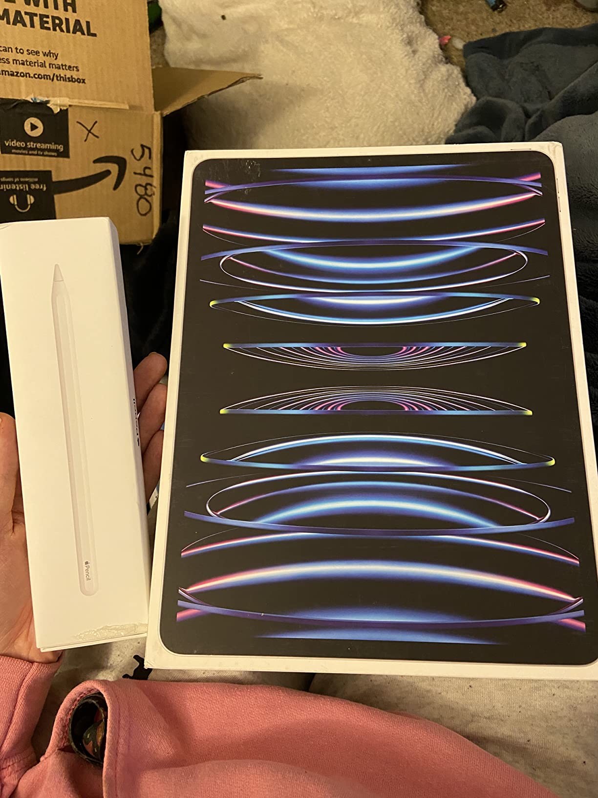 Apple iPad Pro 12.9-inch (6th Generation): with M2 chip, Liquid Retina XDR Display, 128GB, Wi-Fi 6E, 12MP front/12MP and 10MP Back Cameras, Face ID, All-Day Battery Life – Space Gray - Customer Photo 2