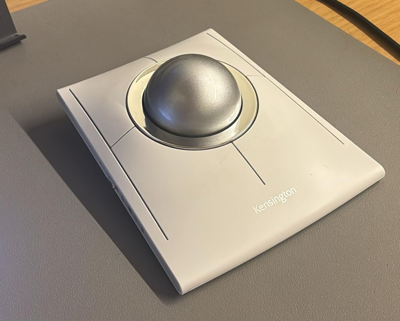 Kensington SlimBlade™ Pro Wireless Trackball, Rechargeable Battery, Bluetooth 2.4GHz Connection Options (K72080WW) Customer Review Kensington SlimBlade™ Pro Wireless Trackball, Rechargeable Battery, Bluetooth 2.4GHz Connection Options (K72080WW) - Customer Photo 2