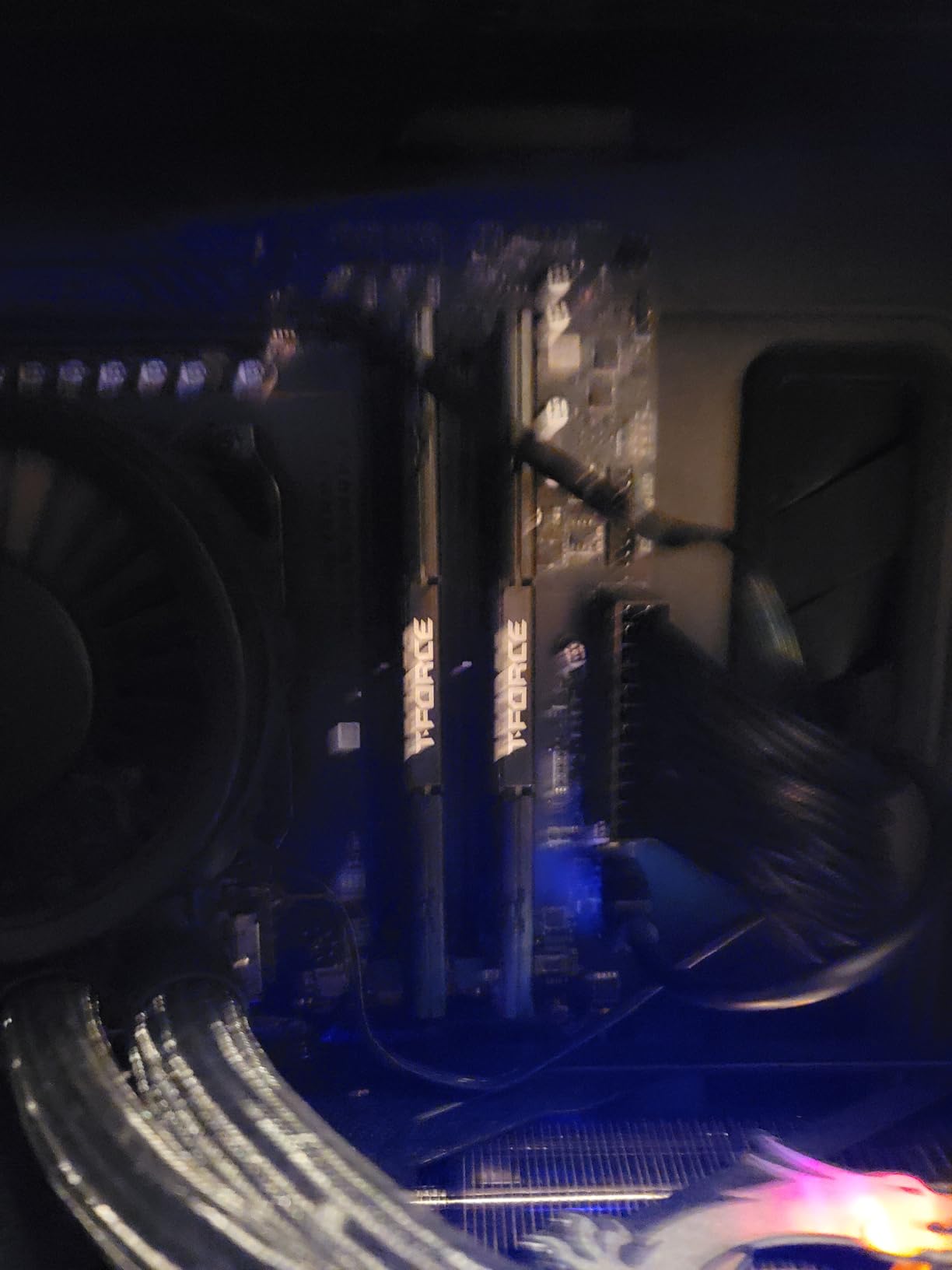 TEAMGROUP T-Force Vulcan DDR5 32GB (2x16GB) 6000MHz (PC5-48000) CL38 Intel XMP 3.0 & AMD Expo Compatible Desktop Memory Module Ram Red FLRD532G6000HC38ADC01 - Customer Photo 2