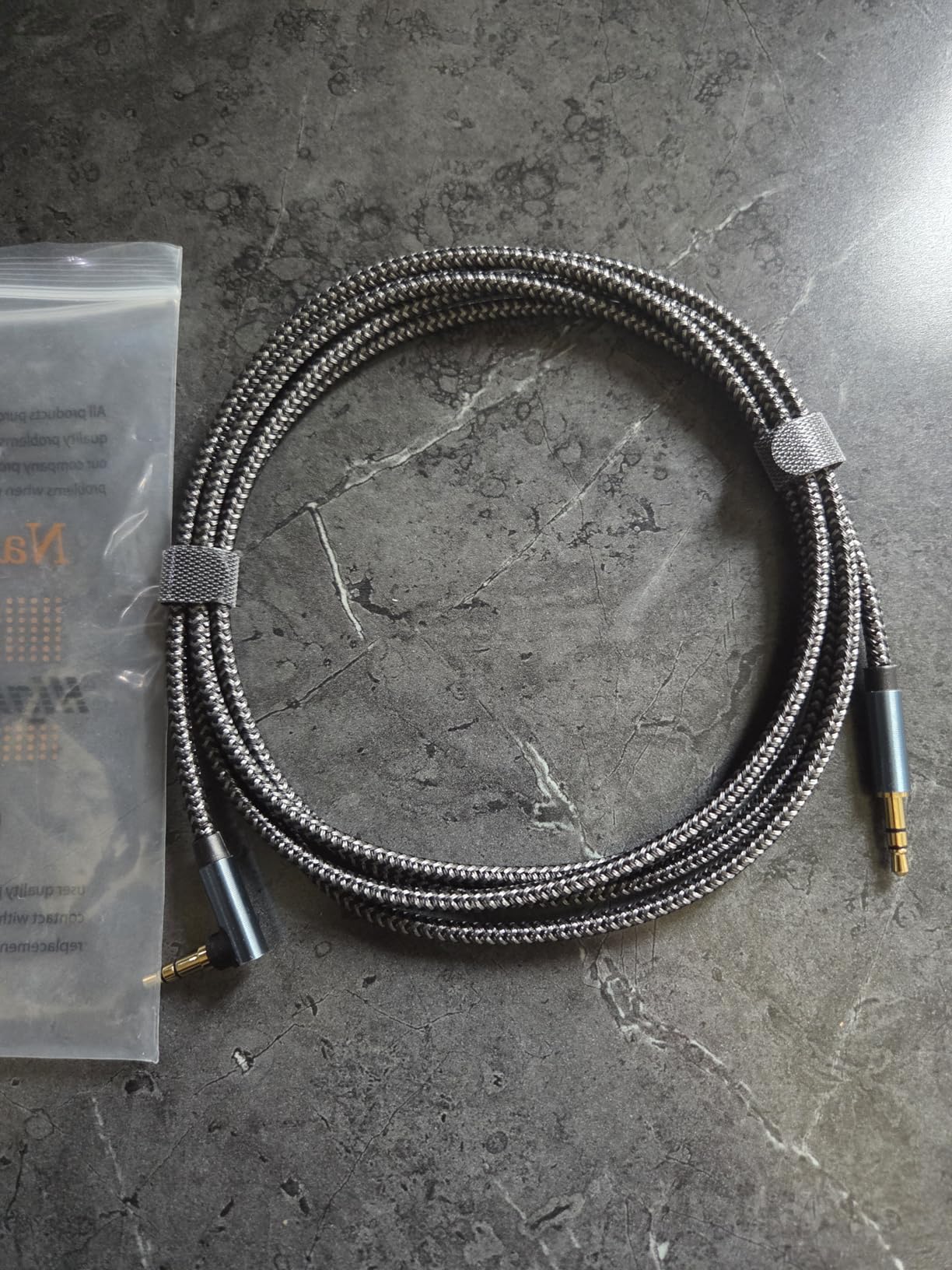 AUX Cord 6ft,3.5mm Stereo Audio Cable 90 Degree Nylon Braided 3.5mm Male to Male Stereo Aux Cables Right Angle TRS Cable Portable Compatible for Headphone, car,Tablets, Speakers Customer Review AUX Cord 6ft,3.5mm Stereo Audio Cable 90 Degree Nylon Braided 3.5mm Male to Male Stereo Aux Cables Right Angle TRS Cable Portable Compatible for Headphone, car,Tablets, Speakers - Customer Photo 1