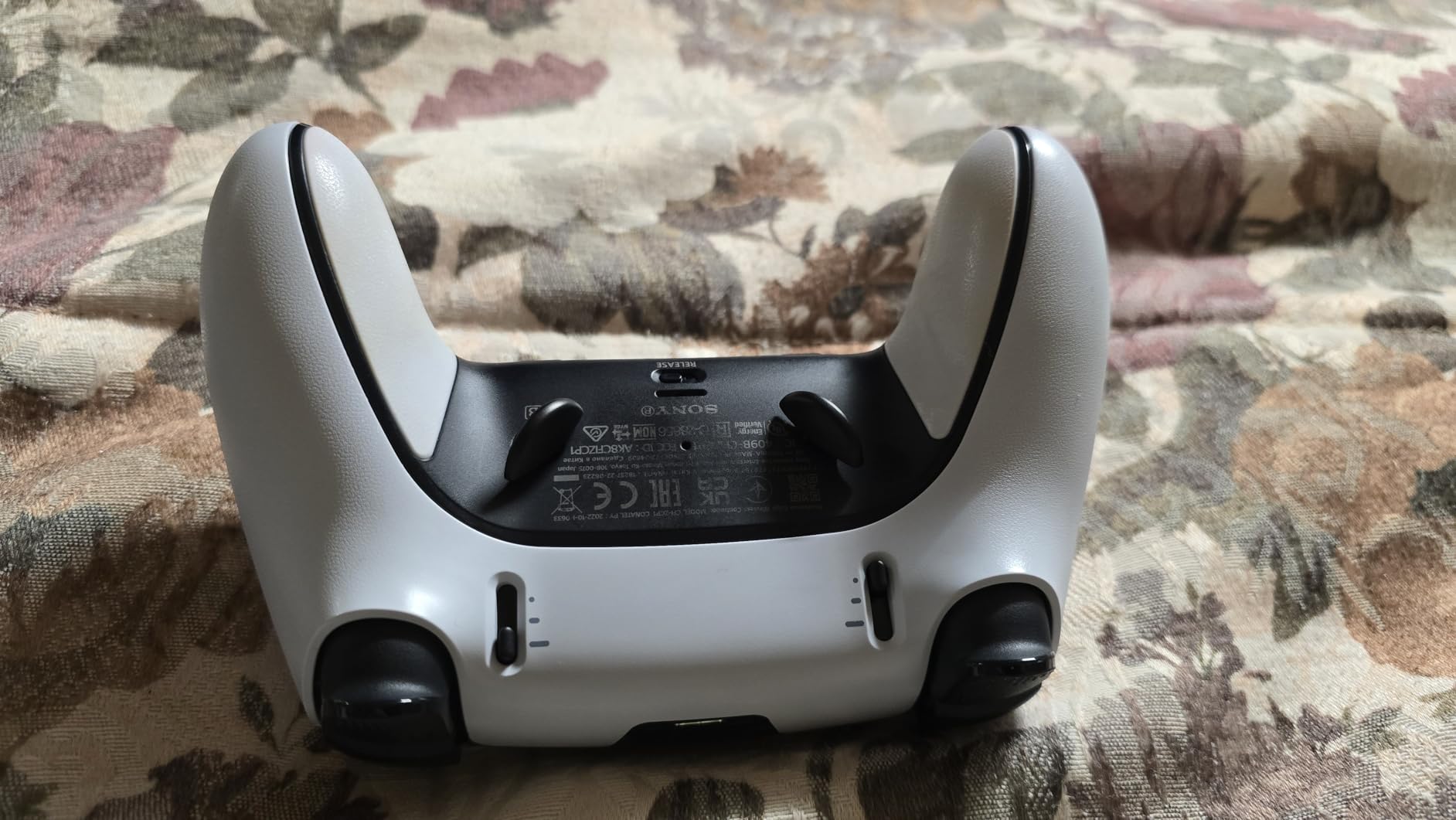 PlayStation DualSense Edge Wireless Controller - Customer Photo 3