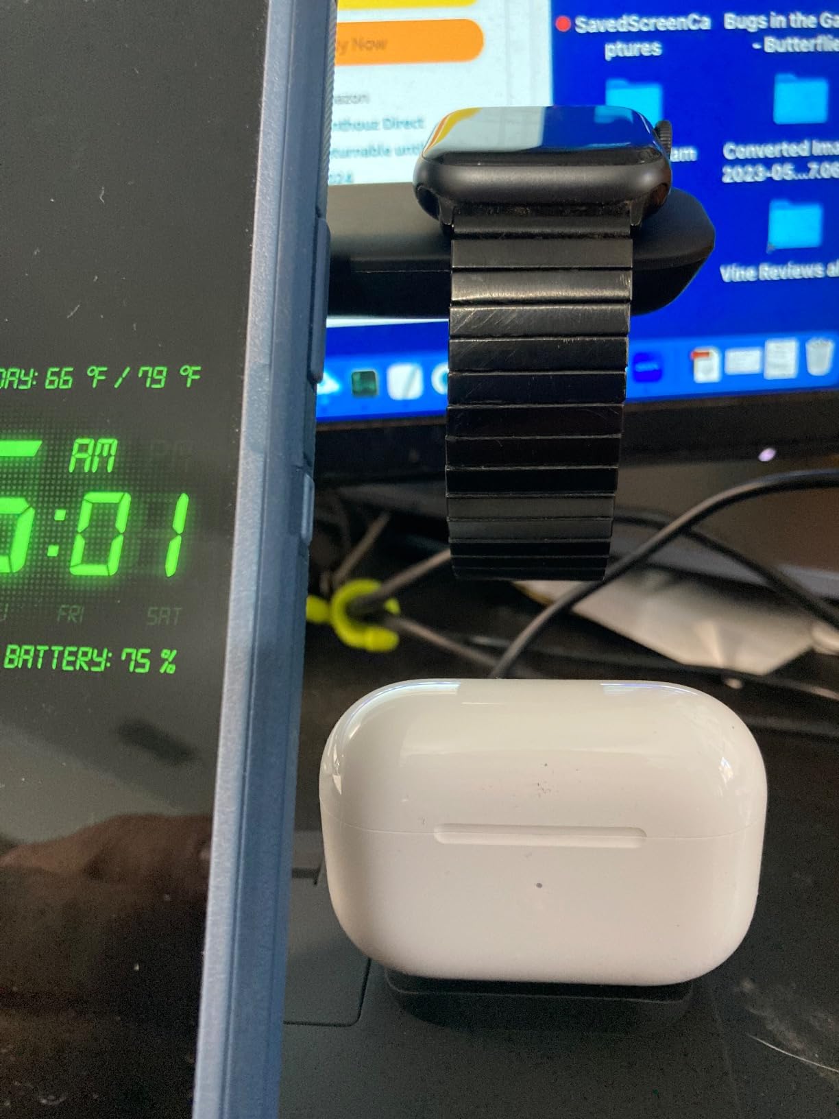 Minthouz Phone Wireless Charger, 18W Fast Charging Station for iWatch (Watch Charger is NOT included), AirPods, Wireless Charger Stand Compatible with iPhone 15/14/13/12/11 Series (with QC3.0 Adapter) Customer Review Minthouz Phone Wireless Charger, 18W Fast Charging Station for iWatch (Watch Charger is NOT included), AirPods, Wireless Charger Stand Compatible with iPhone 15/14/13/12/11 Series (with QC3.0 Adapter) - Customer Photo 2
